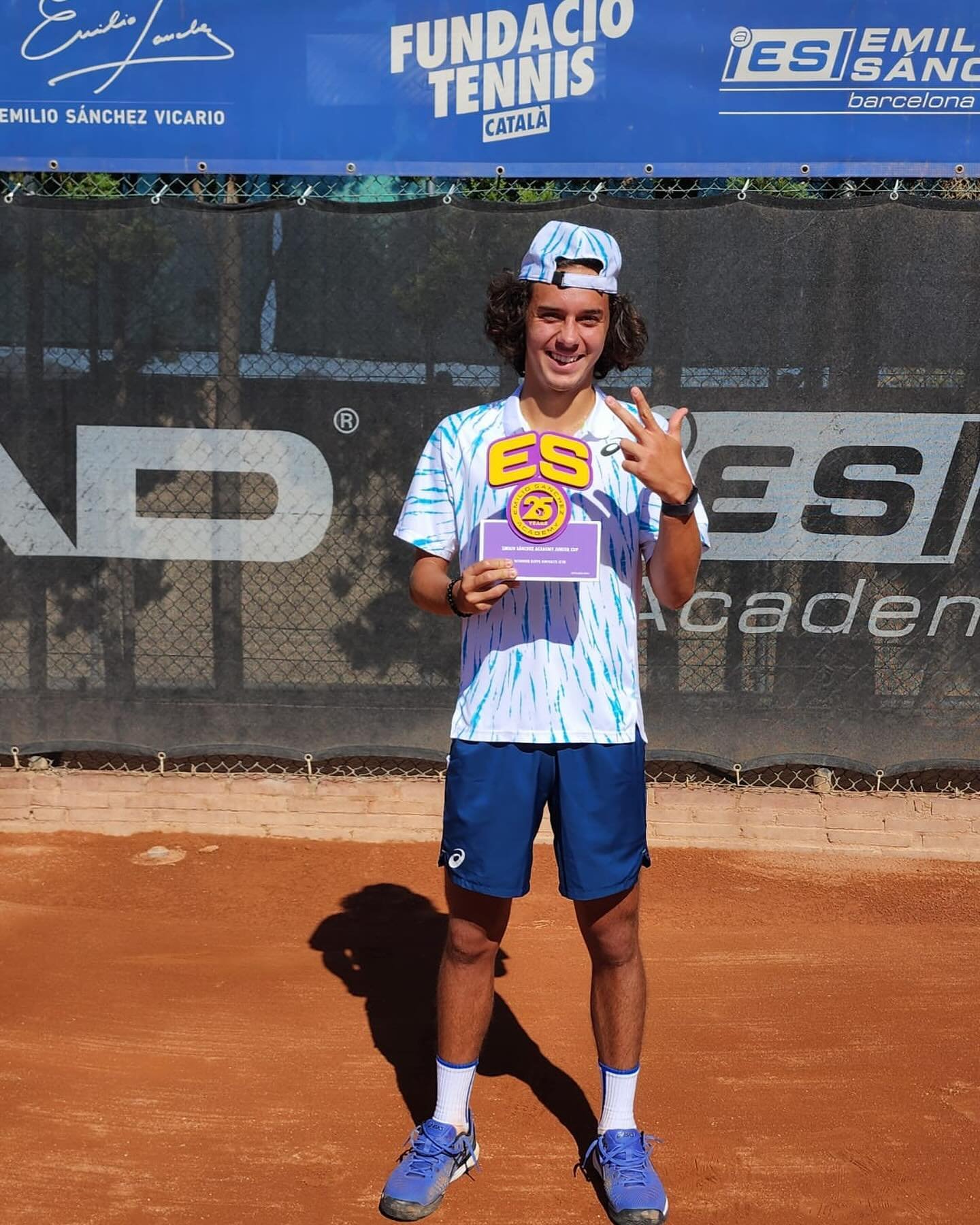 Three titles in four weeks! 🏆🏆🏆 Huge congratulations to @titochavez2008 on winning his third J100 title in Barcelona! 

Keep it up, champ! 💪🎾