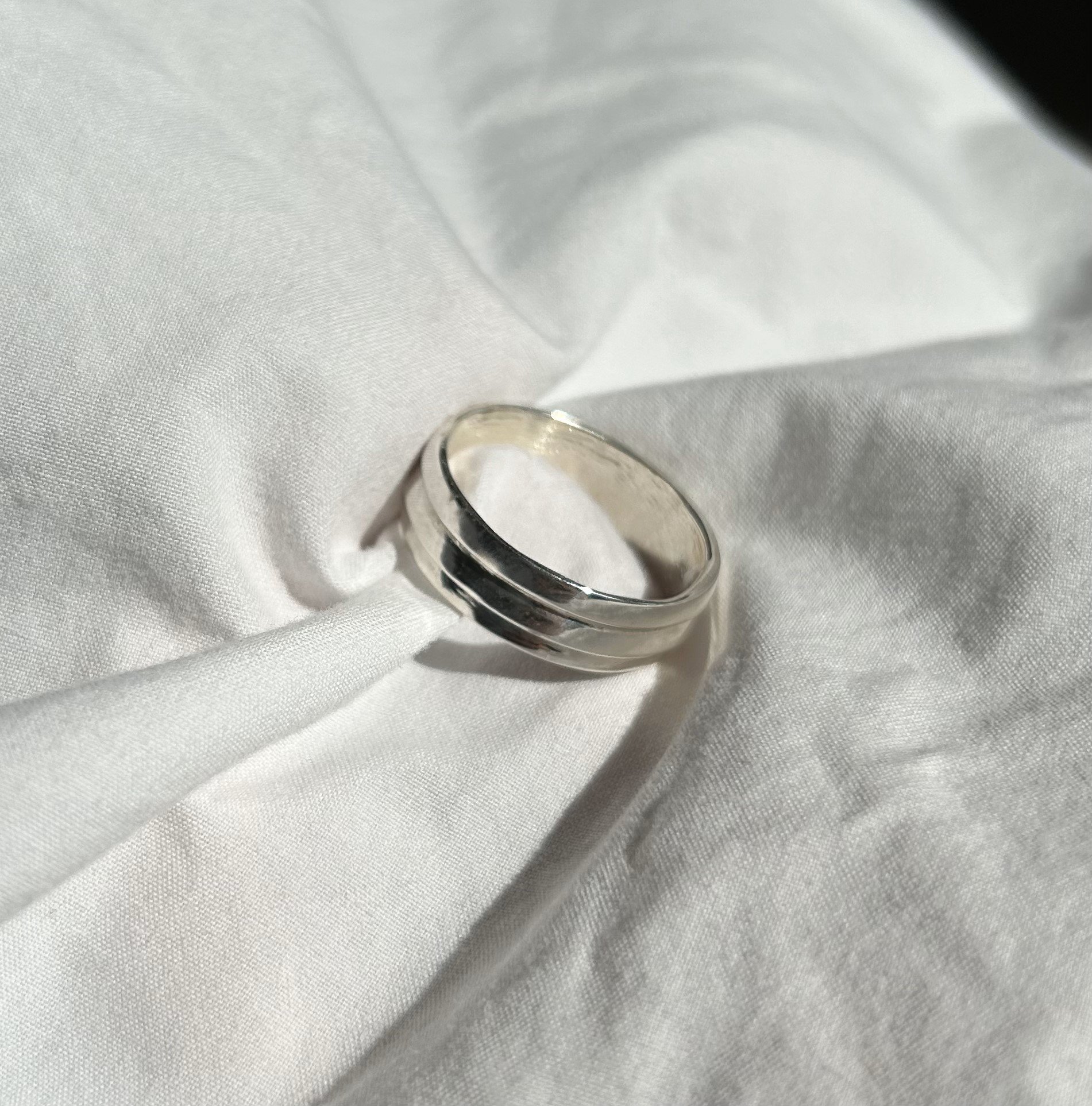 silver layered cast mens ring 3.jpeg