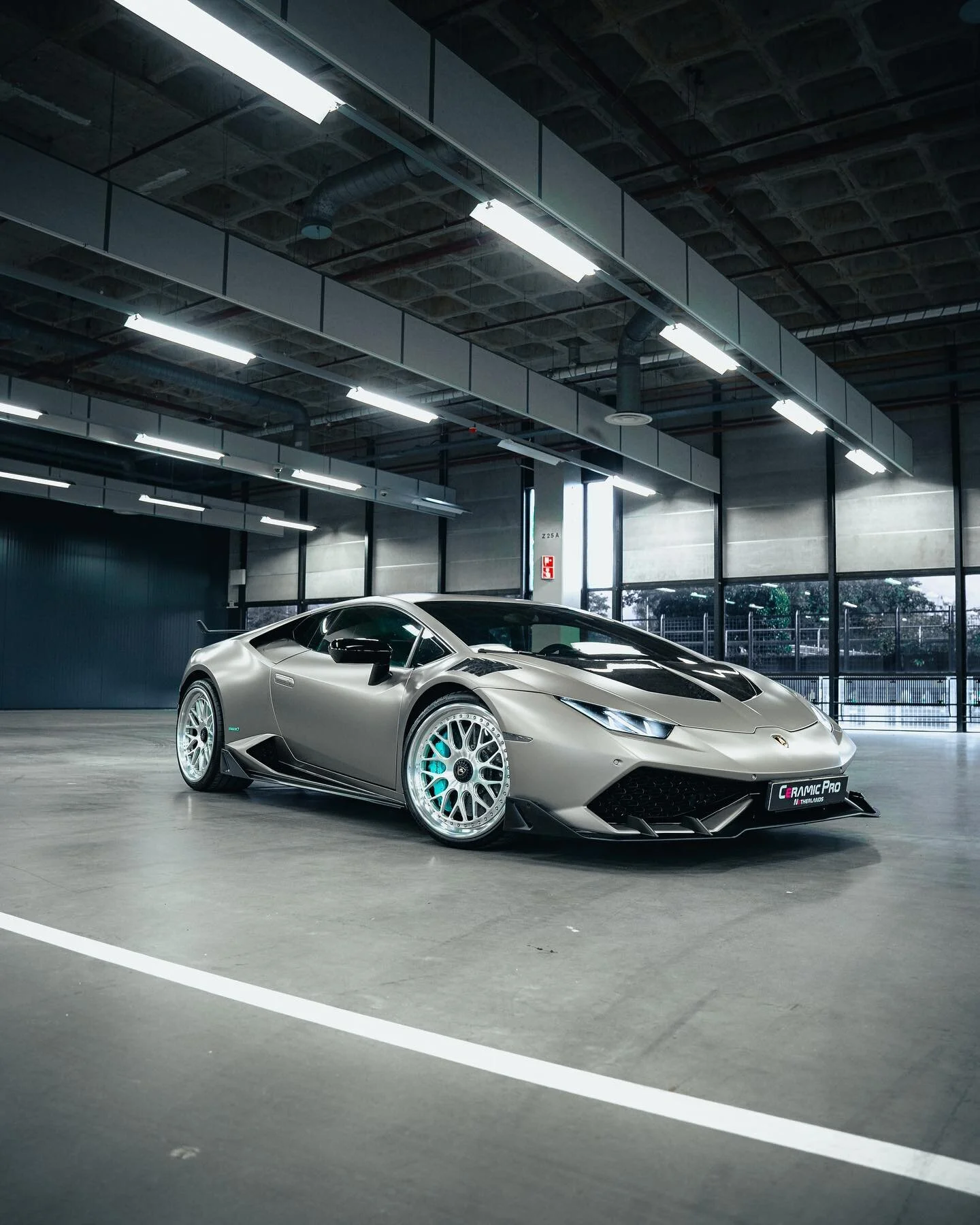 Not your average Huracan.. 

Shot for @ceramicpronetherlands 

#lamborghini #huracan #lp610 #aero #ceramicpro