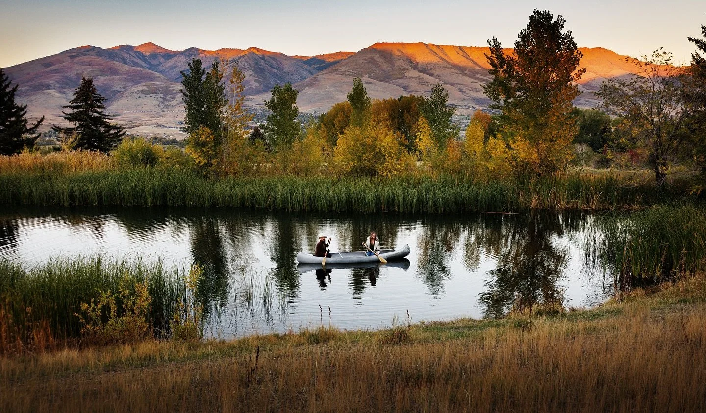 Breanna and Joe with the Alpen Glow. #utahphotographer #utahfamilyphotographer #utahcouplephotographer #alpenglow #canoelife