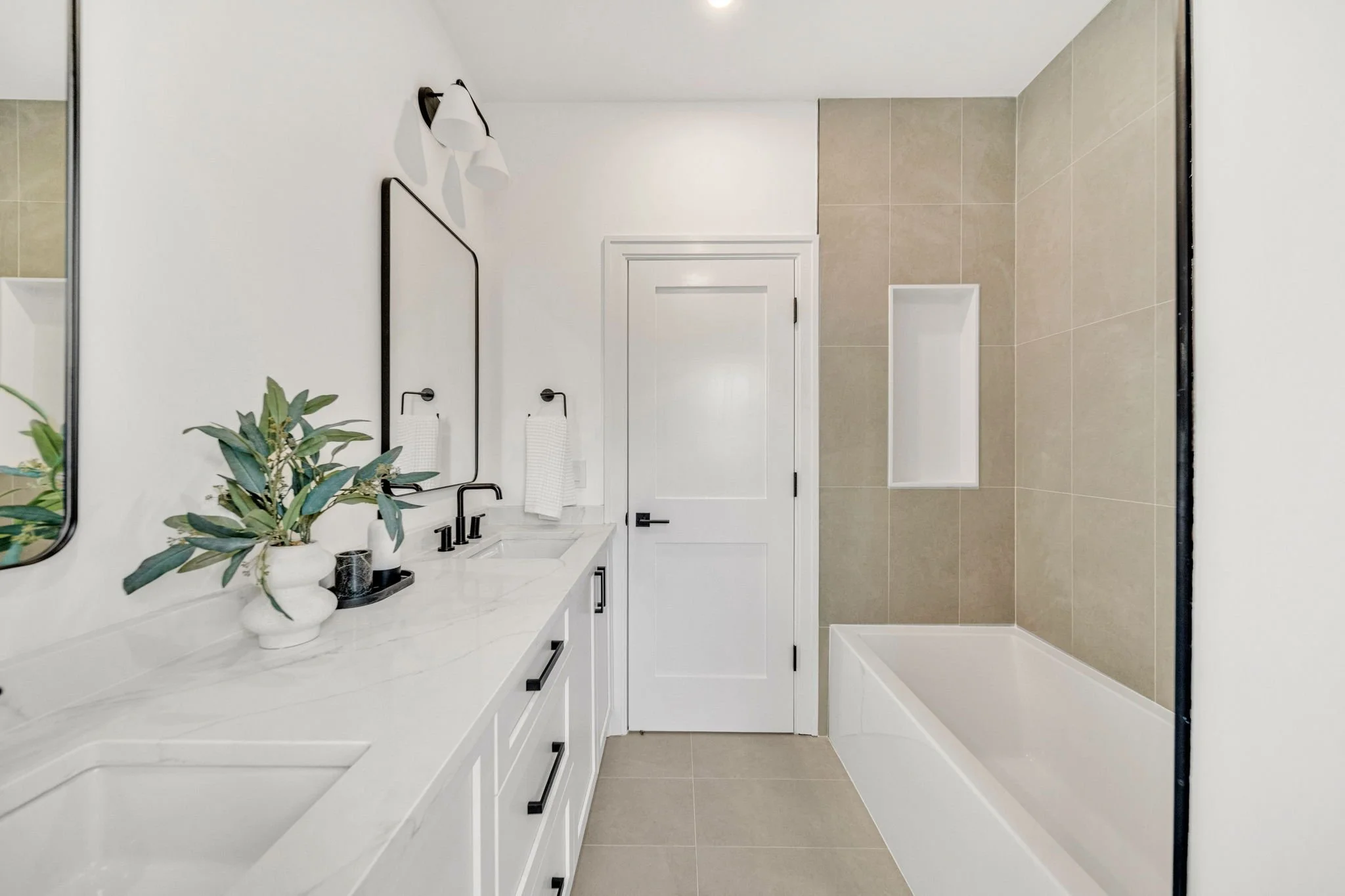 42_Hall Bathroom.jpg