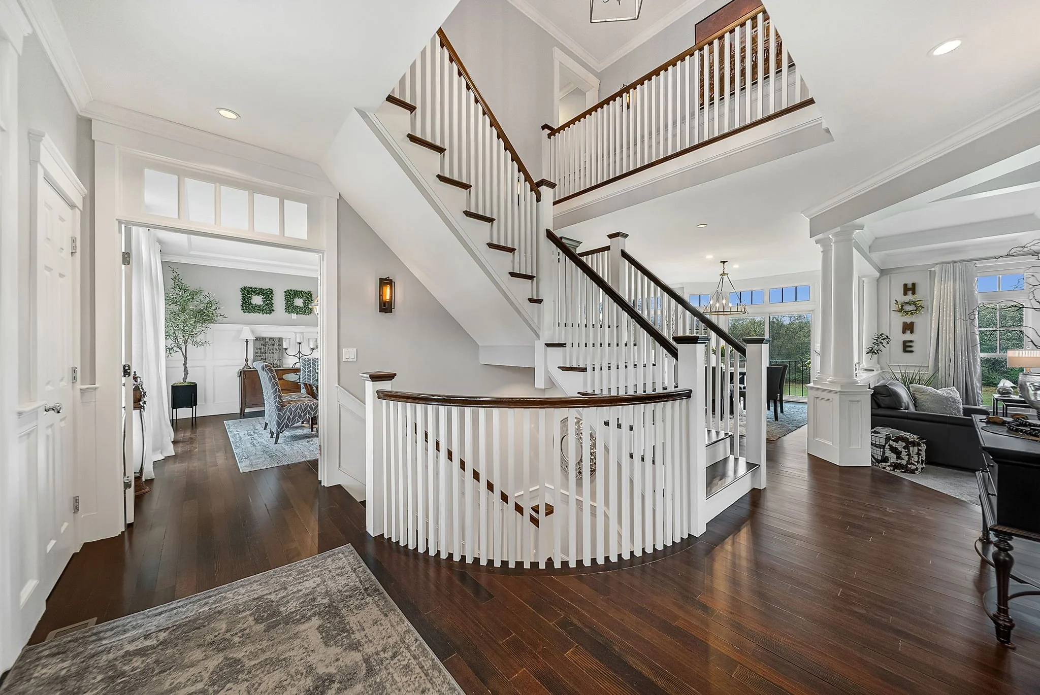 2-foyer.jpg
