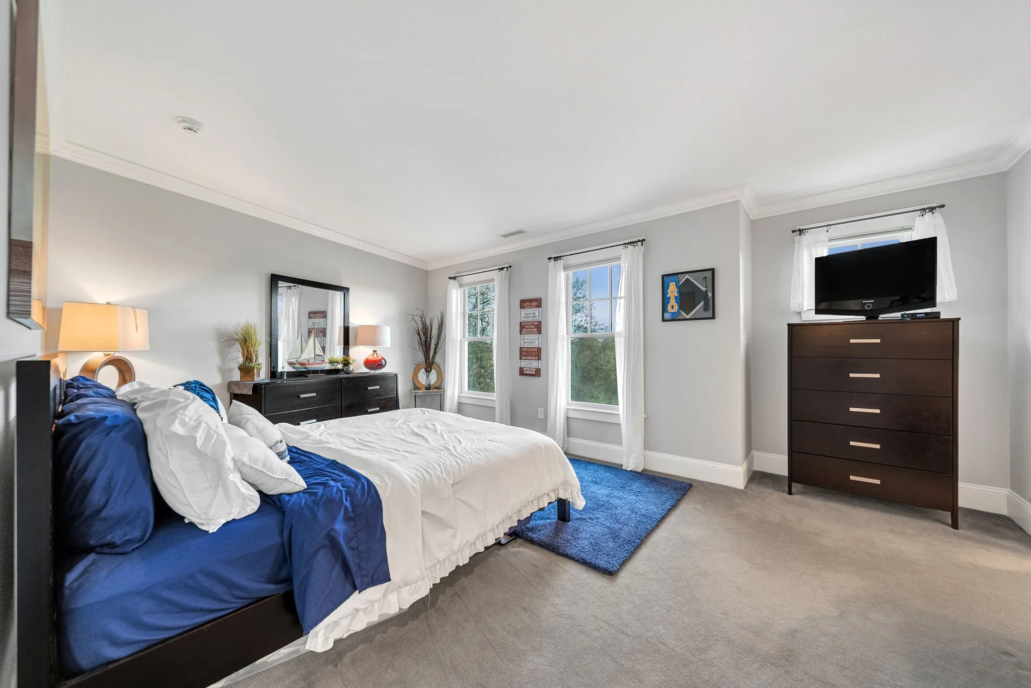 52-bedroom.jpg