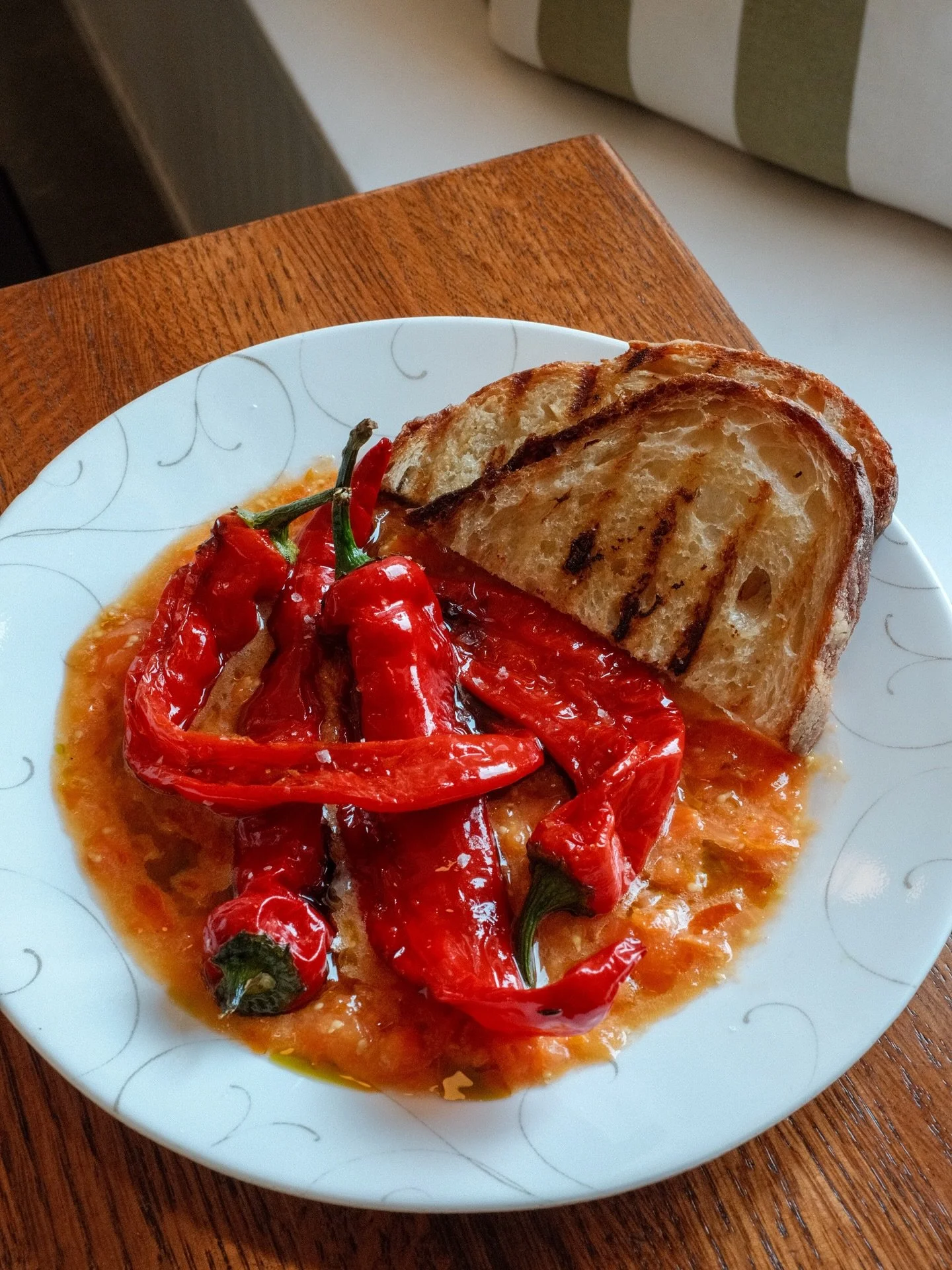 Sun gold tomatoes, Jimmy Nardello peppers, sourdough crostini, Aleppo oil &amp; chive oil. Make it gluten free! Add sardines! We have it all folks. ☑️ ☑️ ☑️ 
//
@franksqualityproduce with the goods.