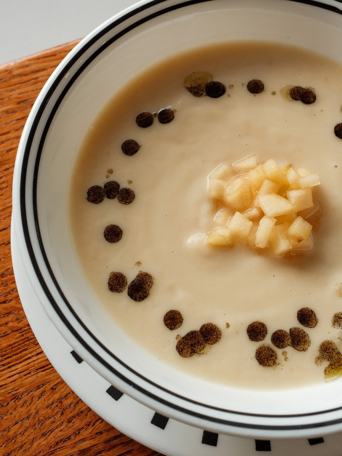 🌤️ + Soup Season = We&rsquo;ll take what we can get!! 
TURNIP-APPLE, CHARRED LEEK OIL &amp; PICKLED APPLE
Silky smooth seasonality in a bowl - come soak up the rays (of sun and flavor)!
//
Another banger by Soup Chef John! 🫶🏻