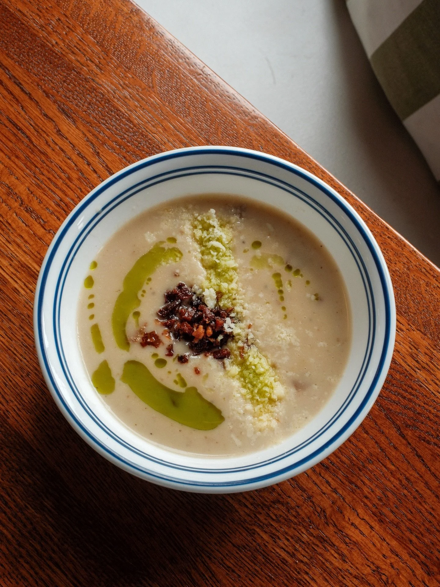 Soup drop on a rain drop day. 
Loaded Creamy Potato, topped with Beecher&rsquo;s chedd, crispy shallot-bacon &amp; chive oil. 
#soupweather #seattlesoup
