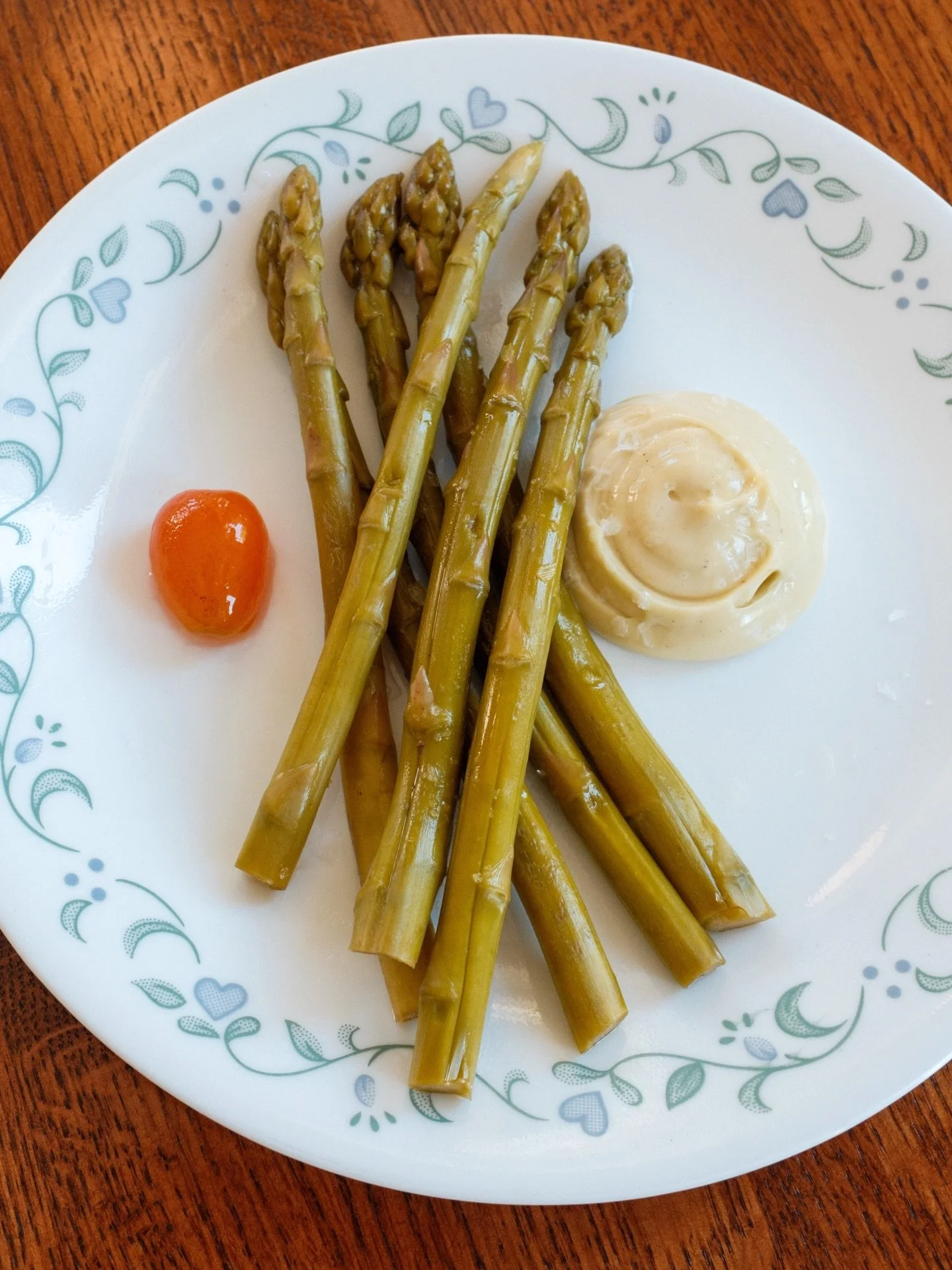 ⚡️NEW⚡️ special side: *Pickled WA asparagus, charred spring onion aioli, sweet pickled kumquat  Probably safe to say we&rsquo;ll have these into the weekend - but as special are special safe to say *available while supplies last! #ifitlooksgoodeatit 