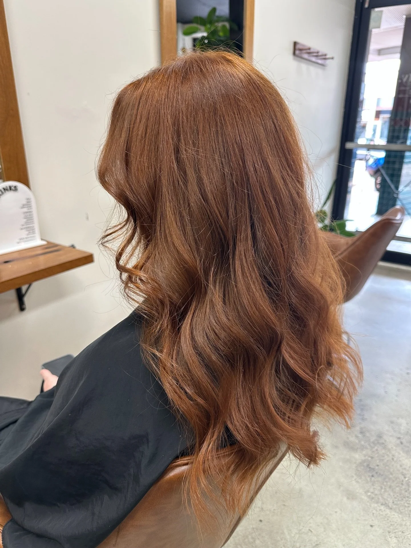 Golden hour, but make it hair✨

This luxury feeling copper is the perfect way to bring in some more warmth as we head into our warm months🔥

Created by our brilliant senior stylist Jamee😍

Would you go copper for summer?

#vicparklocal #goldenhourg