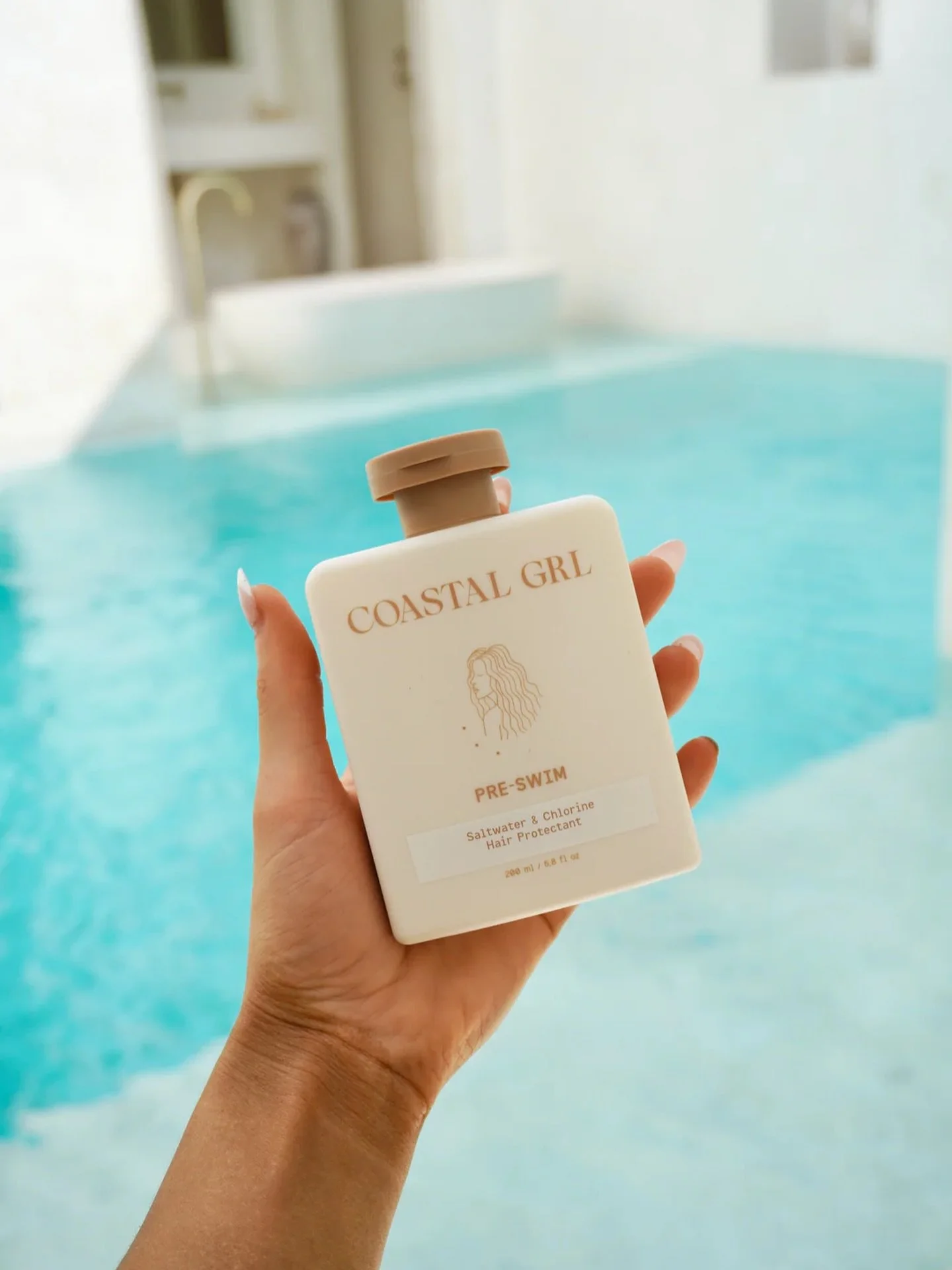 Product of the season😍

With pool and beach days being necessary this Summer, the condition of your hair also is🫶

Because salt + chlorine don&rsquo;t get to mess with your shine 🌊

Ask us about this product during your next visit🤍

@coastal.grl 