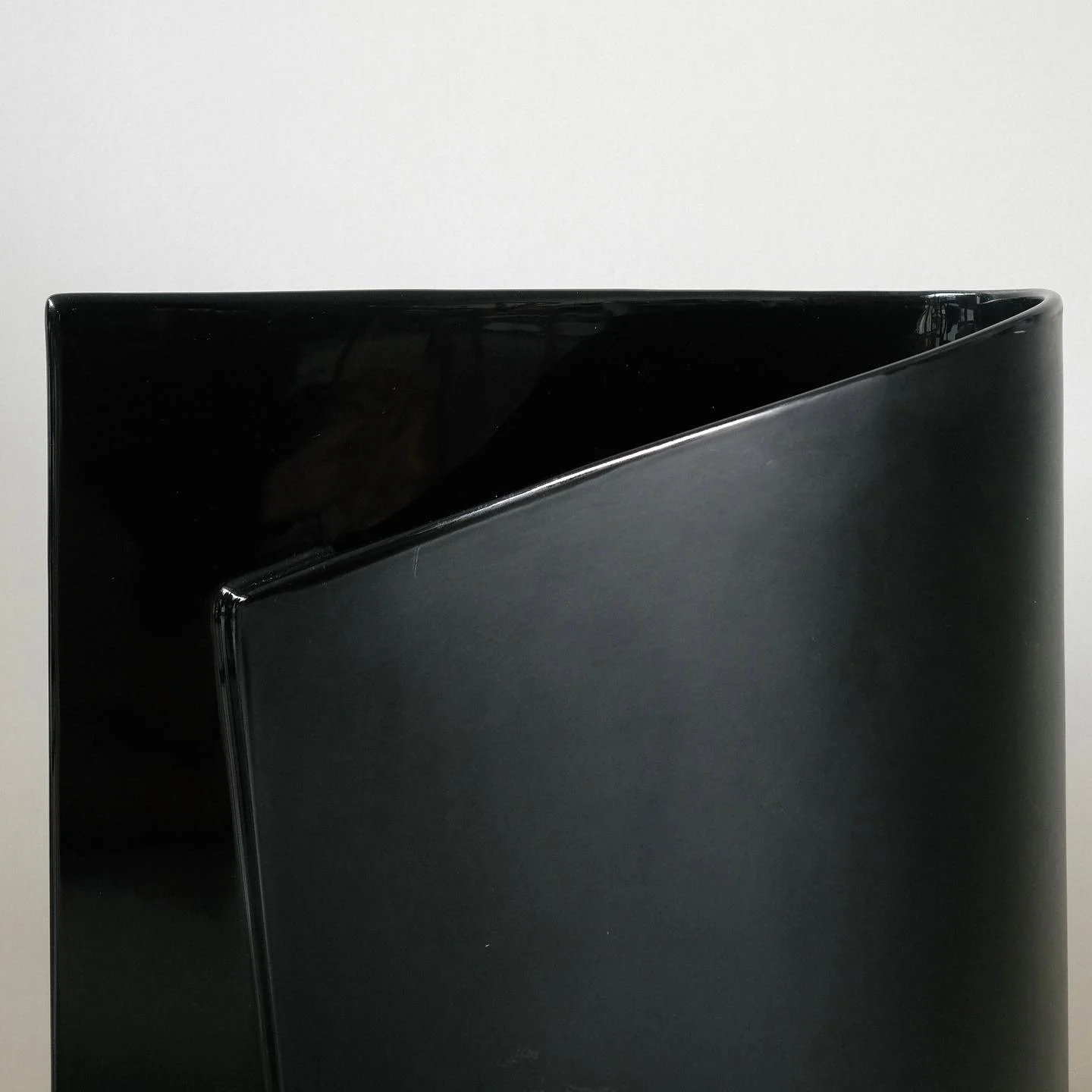 ALESSI E-LI-LI VASE - Archives Design | Leather Art | Leather Home