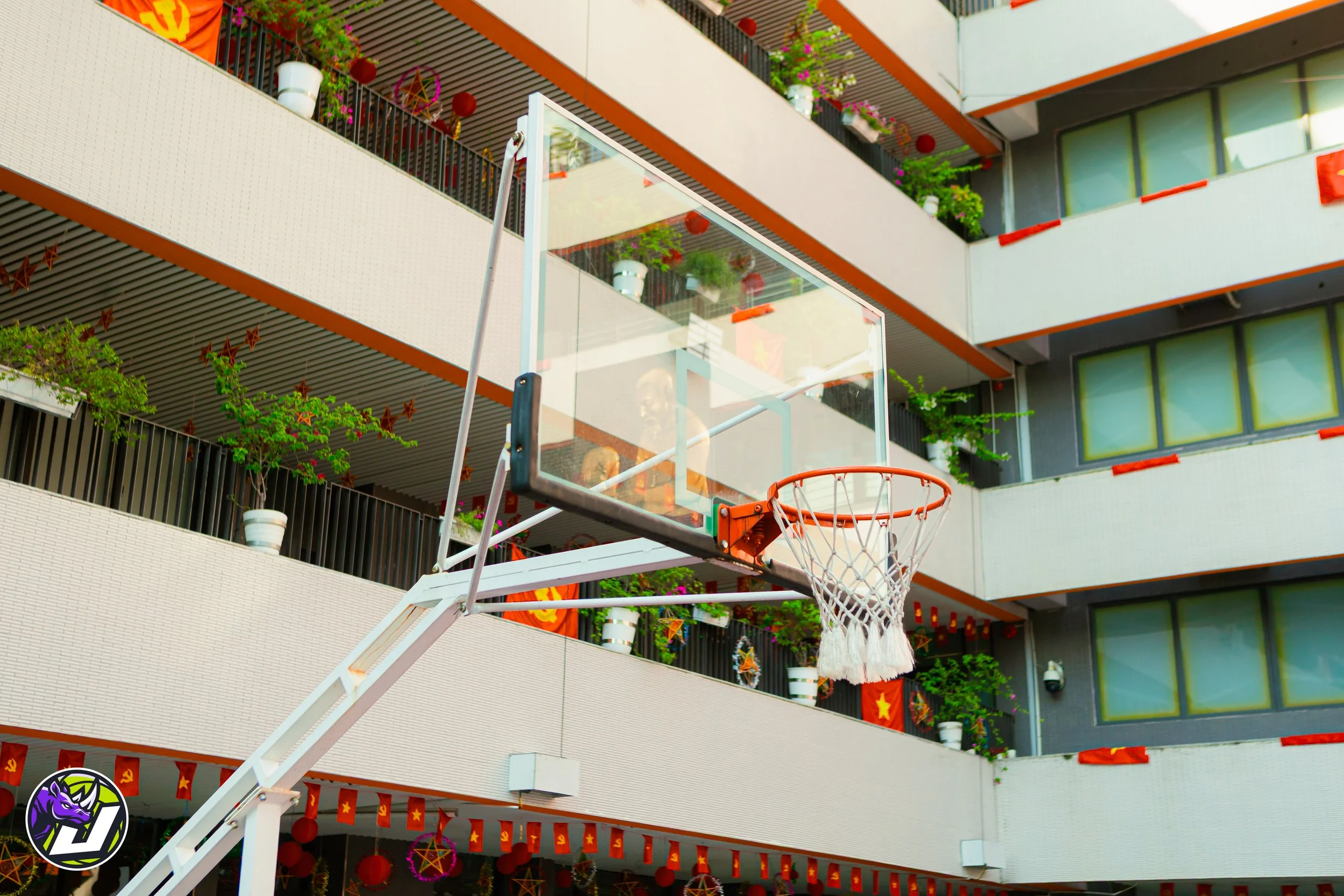 Sân bóng rổ Ngoài trời Trần Duy Hưng (Trung Hoà Nhân Chính) | Học bóng rổ cùng Junsport tại đây