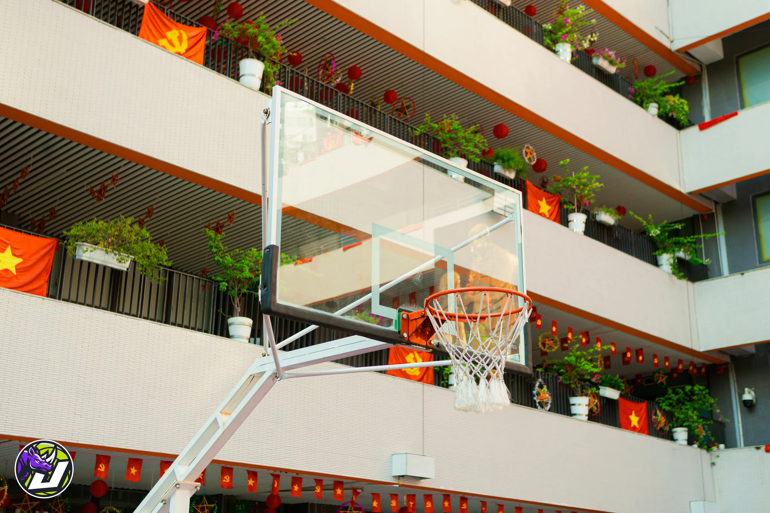 Sân bóng rổ Ngoài trời Trần Duy Hưng (Trung Hoà Nhân Chính) | Học bóng rổ cùng Junsport tại đây