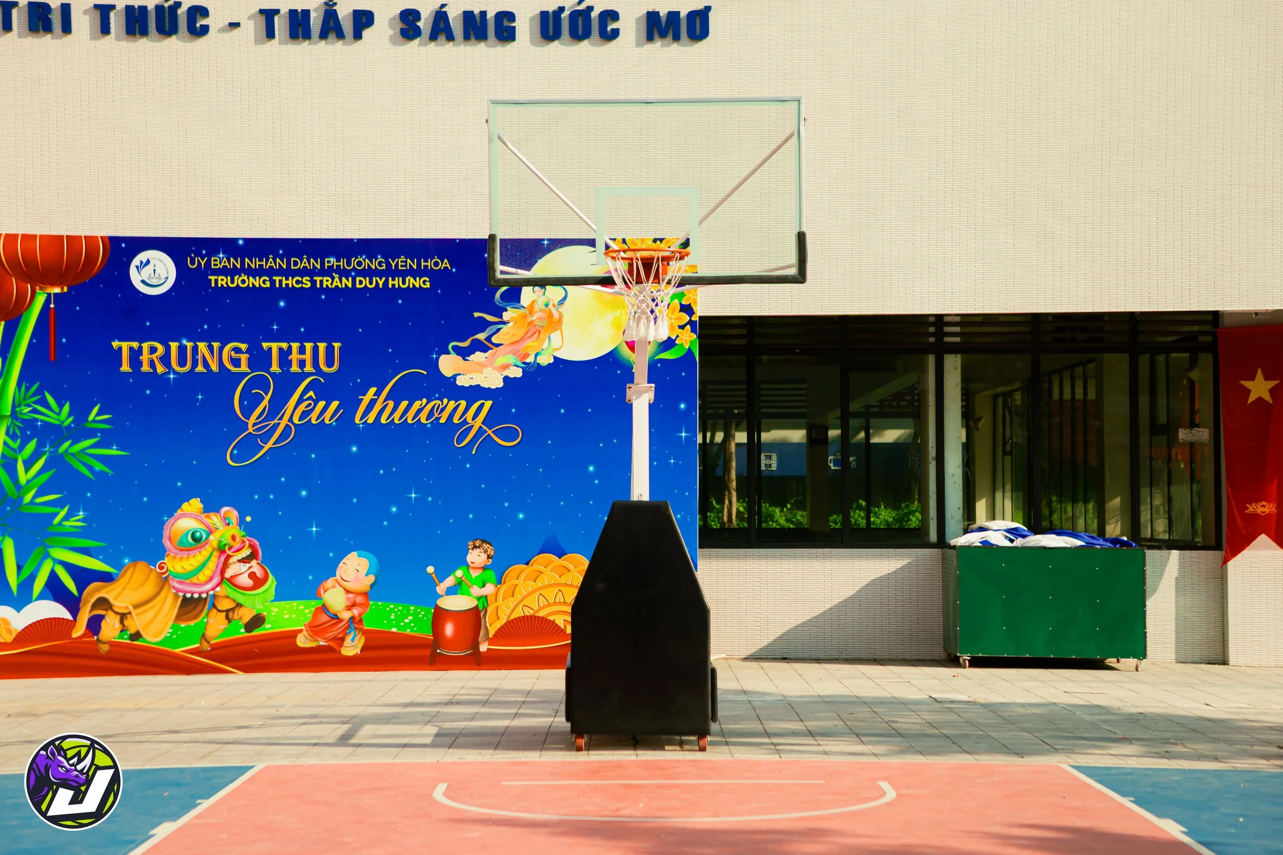 Sân bóng rổ Ngoài trời Trần Duy Hưng (Trung Hoà Nhân Chính) | Học bóng rổ cùng Junsport tại đây