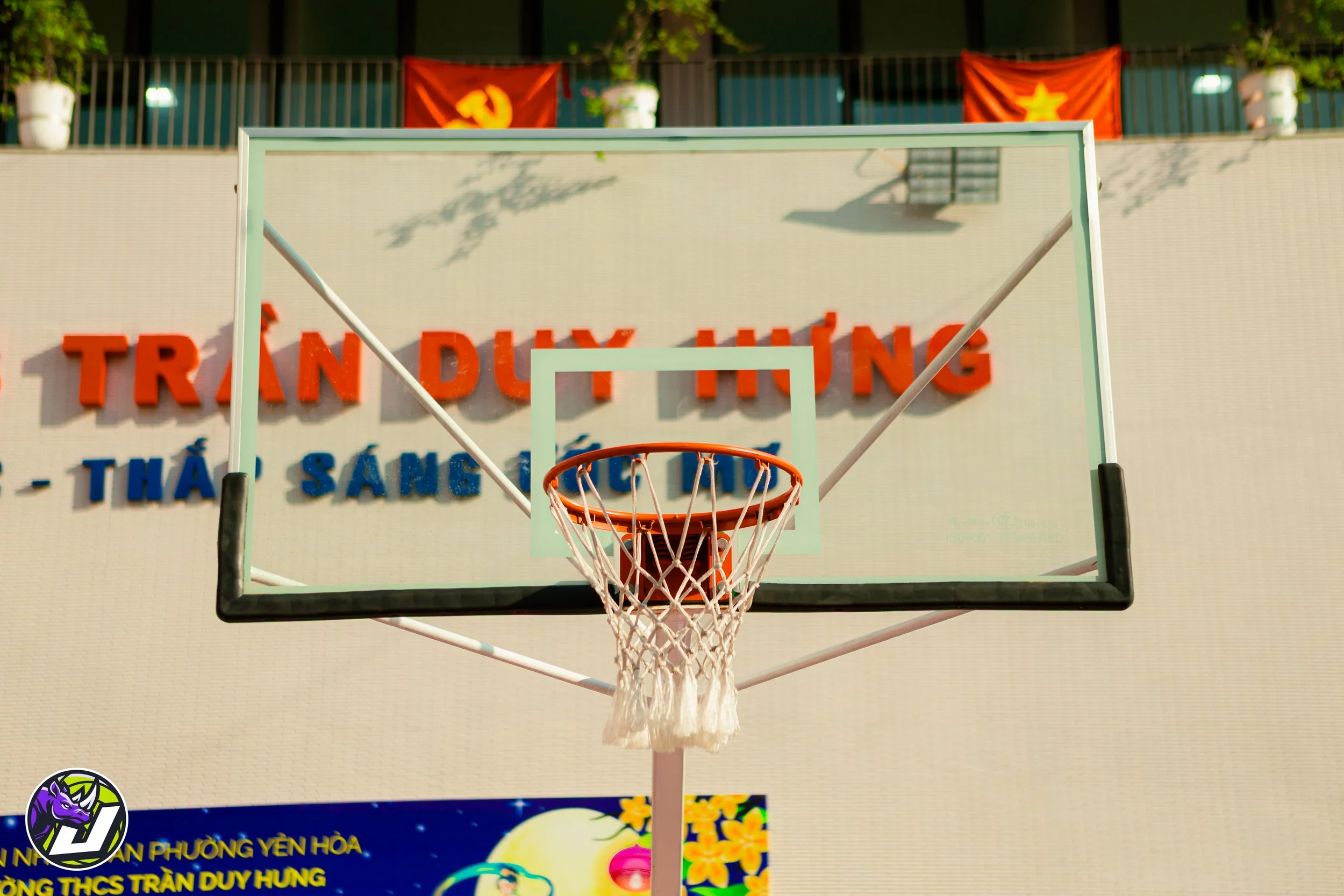 Sân bóng rổ Ngoài trời Trần Duy Hưng (Trung Hoà Nhân Chính) | Học bóng rổ cùng Junsport tại đây