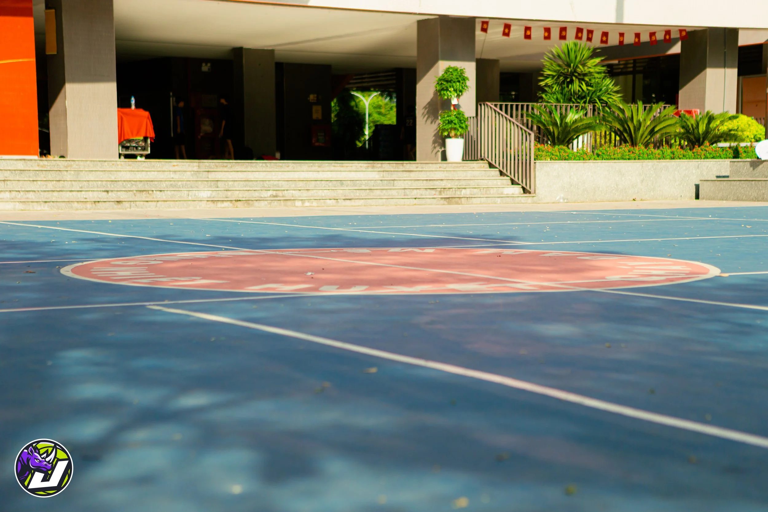 Sân bóng rổ Ngoài trời Trần Duy Hưng (Trung Hoà Nhân Chính) | Học bóng rổ cùng Junsport tại đây