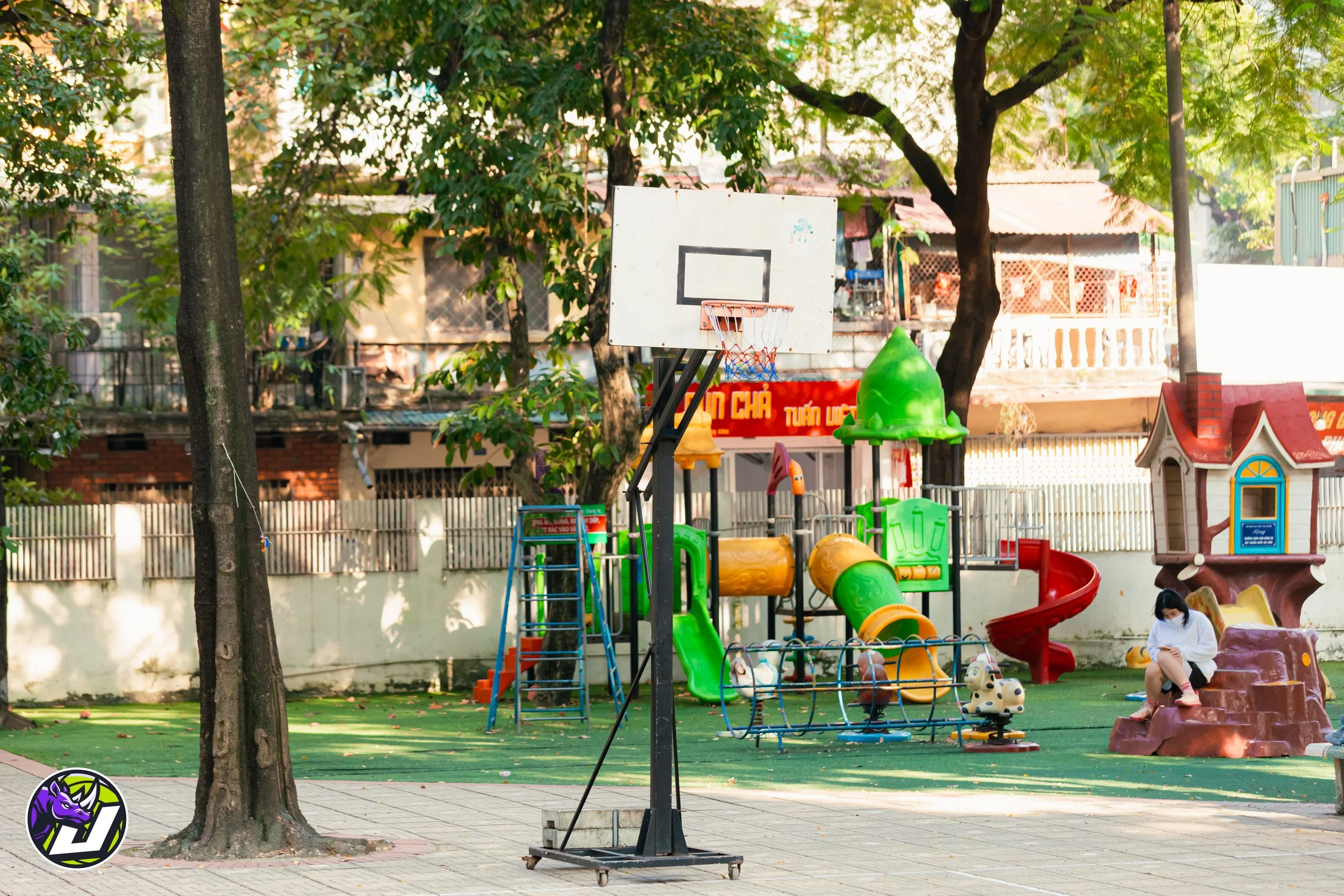 Sân bóng rổ trường Mầm Non Đông Đa, 1 Đào Duy Anh