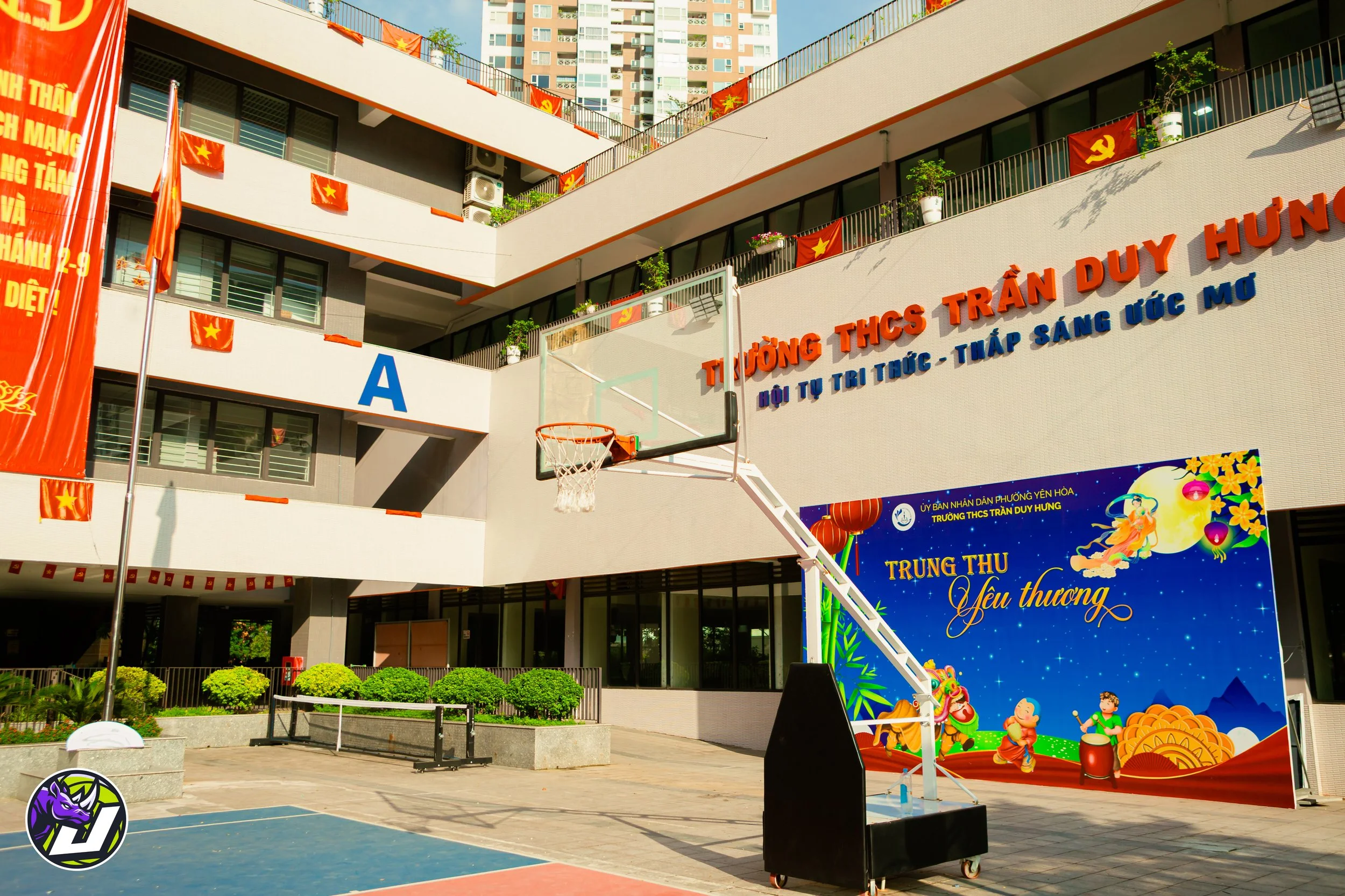 Sân bóng rổ Ngoài trời Trần Duy Hưng (Trung Hoà Nhân Chính) | Học bóng rổ cùng Junsport tại đây