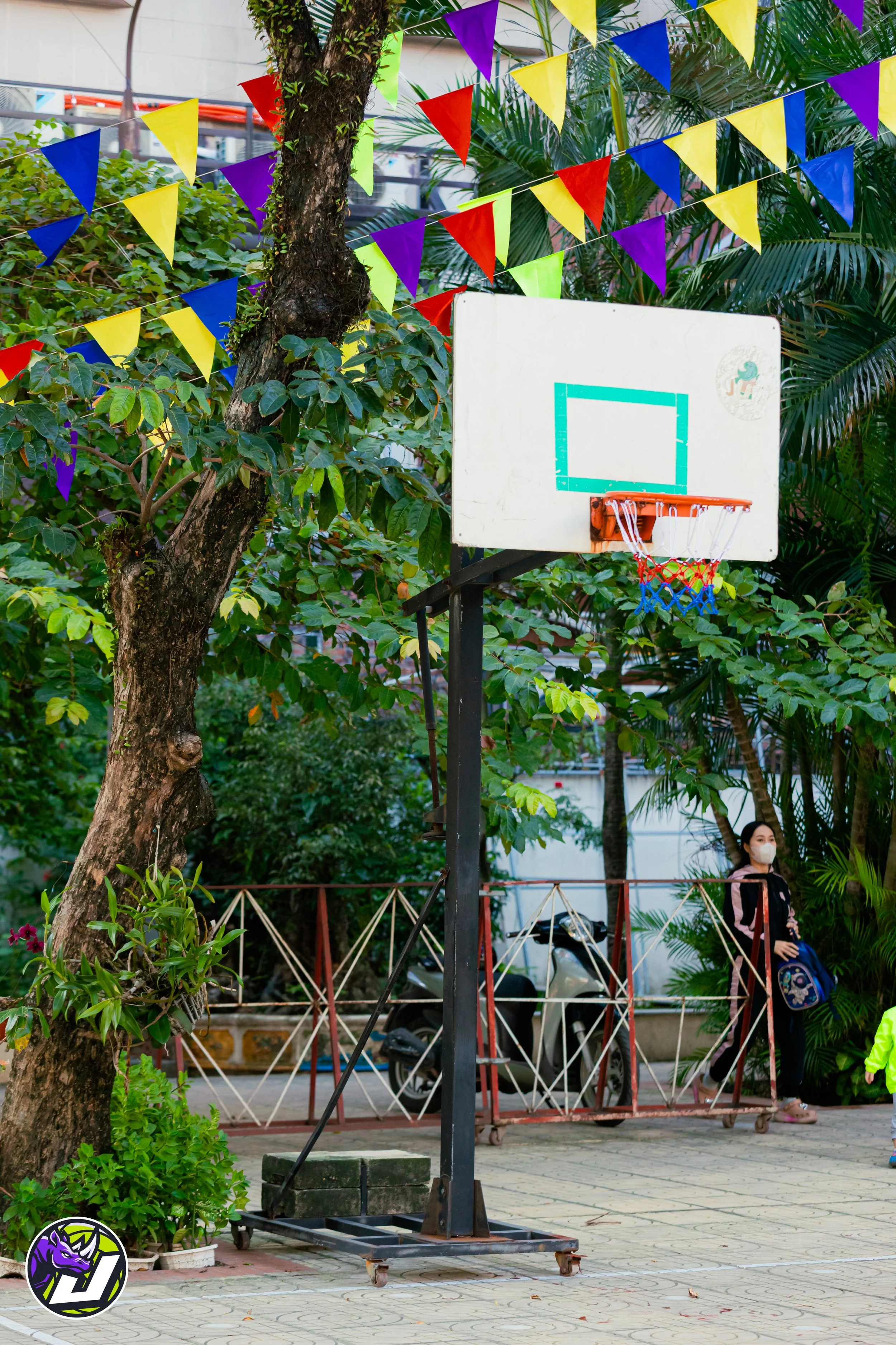 Sân bóng rổ trường Mầm Non Đông Đa, 1 Đào Duy Anh