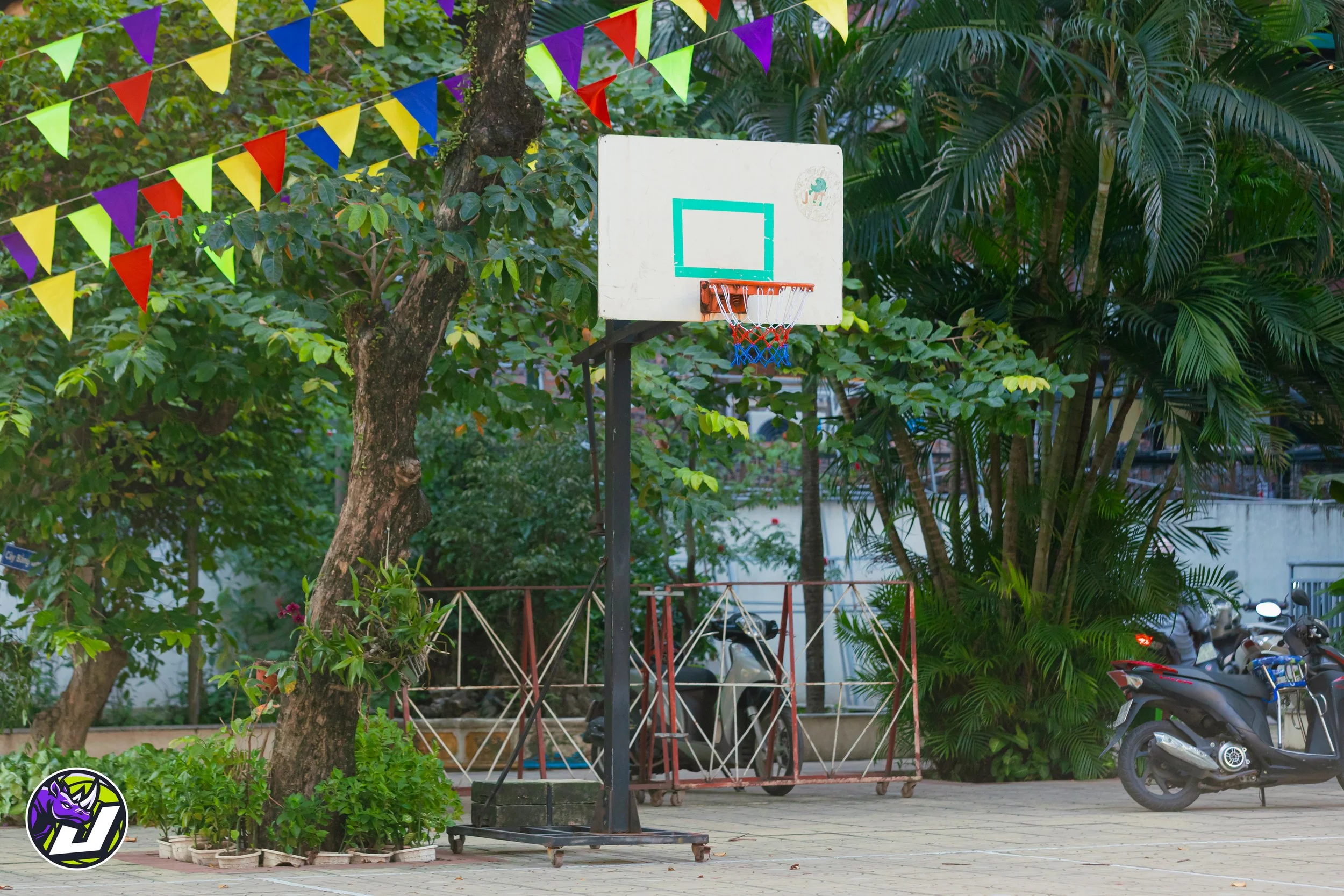 Sân bóng rổ trường Mầm Non Đông Đa, 1 Đào Duy Anh