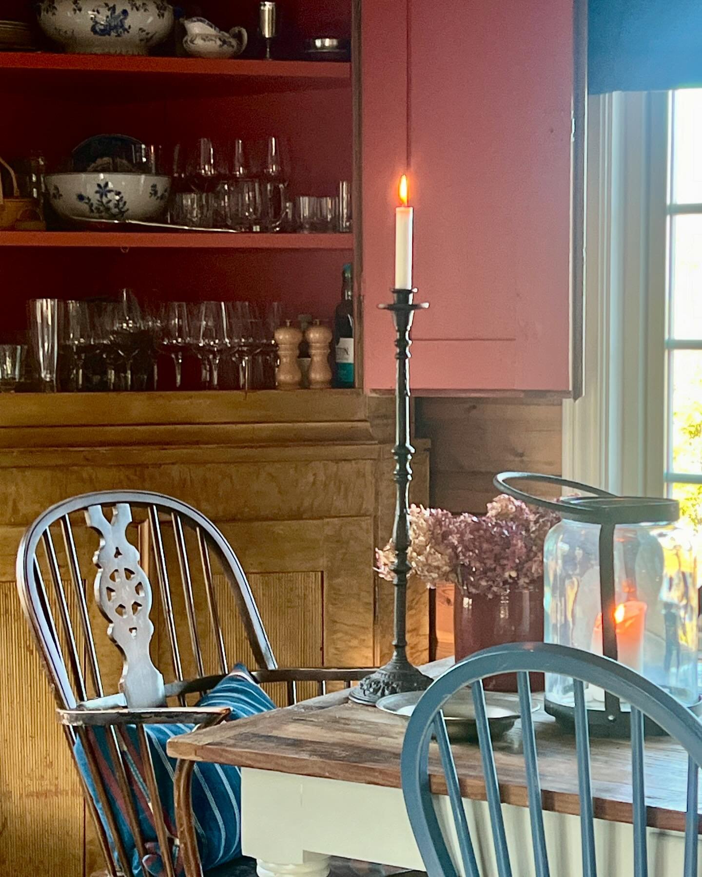 For en fantastisk helg det har v&aelig;rt:- fine, lyse dager med turer i fjellet og m&oslash;rke hyggelige innekvelder🤎🤎
#hytteliv #hytteinteri&oslash;r #cabinlife #interi&oslash;rdesigner #norwegianinterior #interiordesign #hytteinspirasjon