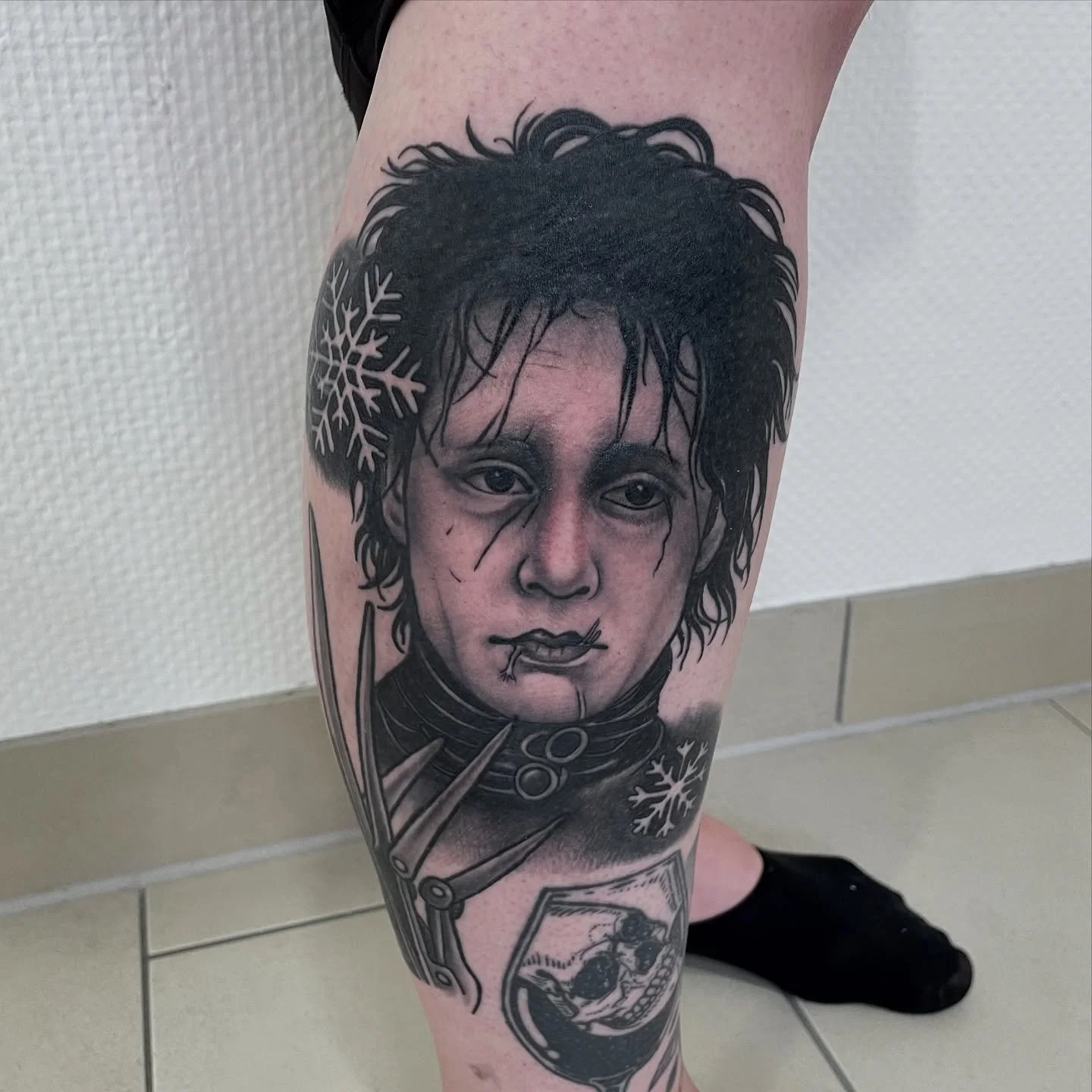 Der Edward, der vor Cullen cool war 🥴
By Ann

#velten #veltentattoo #tattoovelten #tattoo #hennigsdorf #oranienburg #hohenneuendorf #birkenwerder #kremmen #b&auml;renklau #leegebruch #marwitz #lehnitz #tattoo #oberhavel #ohv #spandau #berlin #nukear