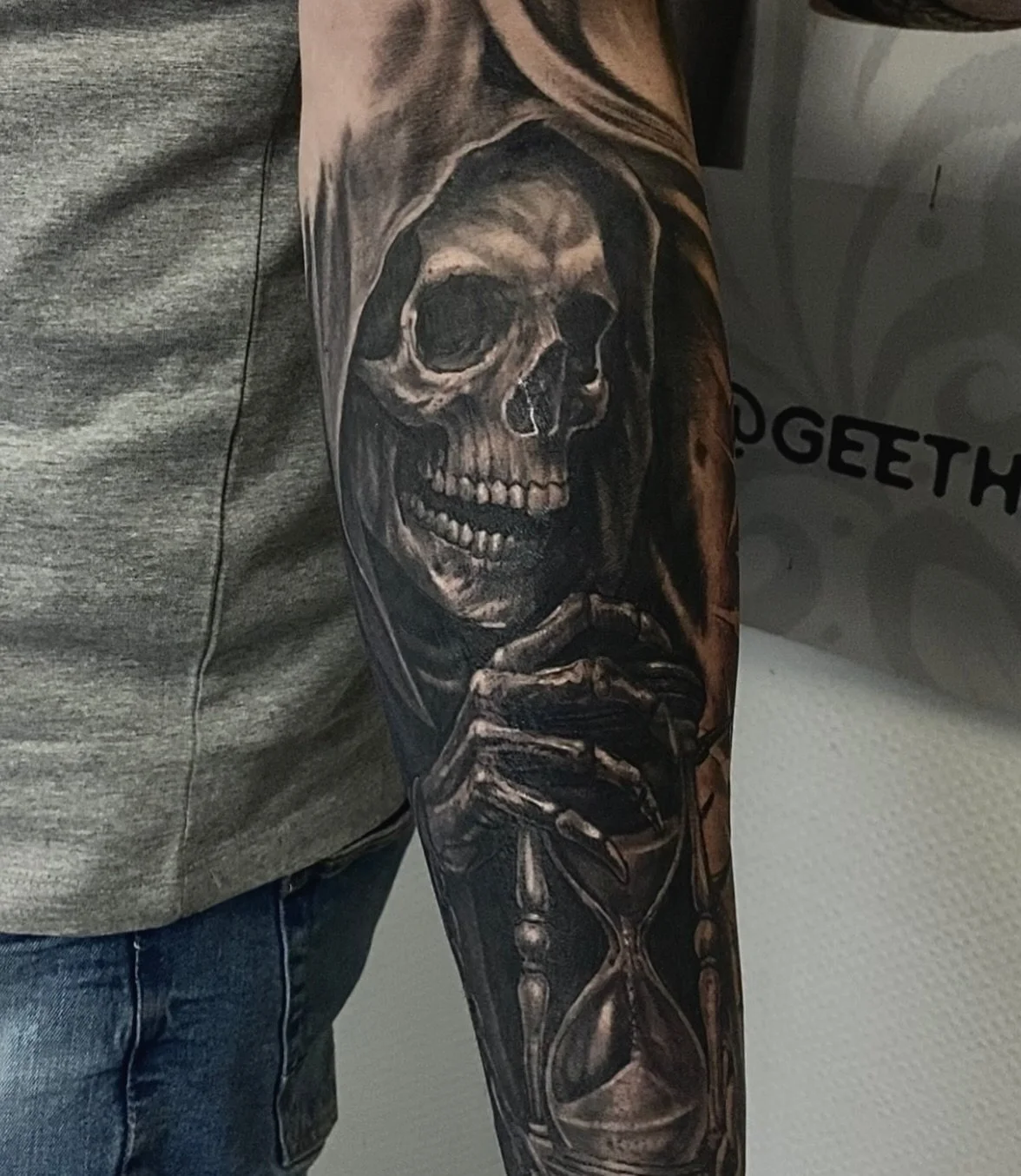 Diese Woche haben wir freie Termine bei Dima, Mathias und Ann
Gestochen von Dima
Einen Sitzung 

#velten #veltentattoo #tattoovelten #tattoo #hennigsdorf #oranienburg #hohenneuendorf #birkenwerder #kremmen #b&auml;renklau #leegebruch #marwitz #lehnit