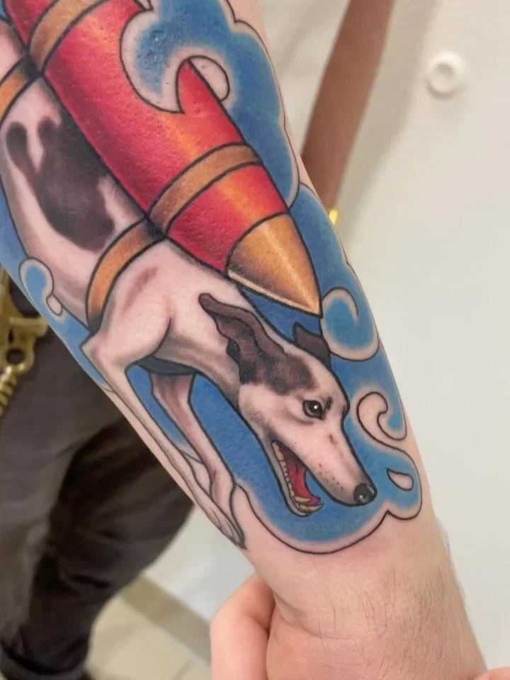 Rocket-Doggo by Ann
Freie Termine im Februar

#velten #veltentattoo #tattoovelten #tattoo #hennigsdorf #oranienburg #hohenneuendorf #birkenwerder #kremmen #b&auml;renklau #leegebruch #marwitz #lehnitz #tattoo #oberhavel #ohv #spandau #berlin #nukeart