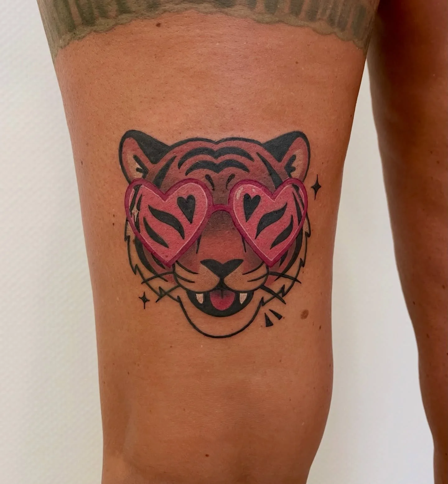 Ein weiteres Wanna-Do von Ann ✅ 
Schaut in die Highlights in der Bio um g&uuml;nstige Tattoos zu bekommen

#velten #tigertattoo #oranienburg #hennigsdorf #tiger