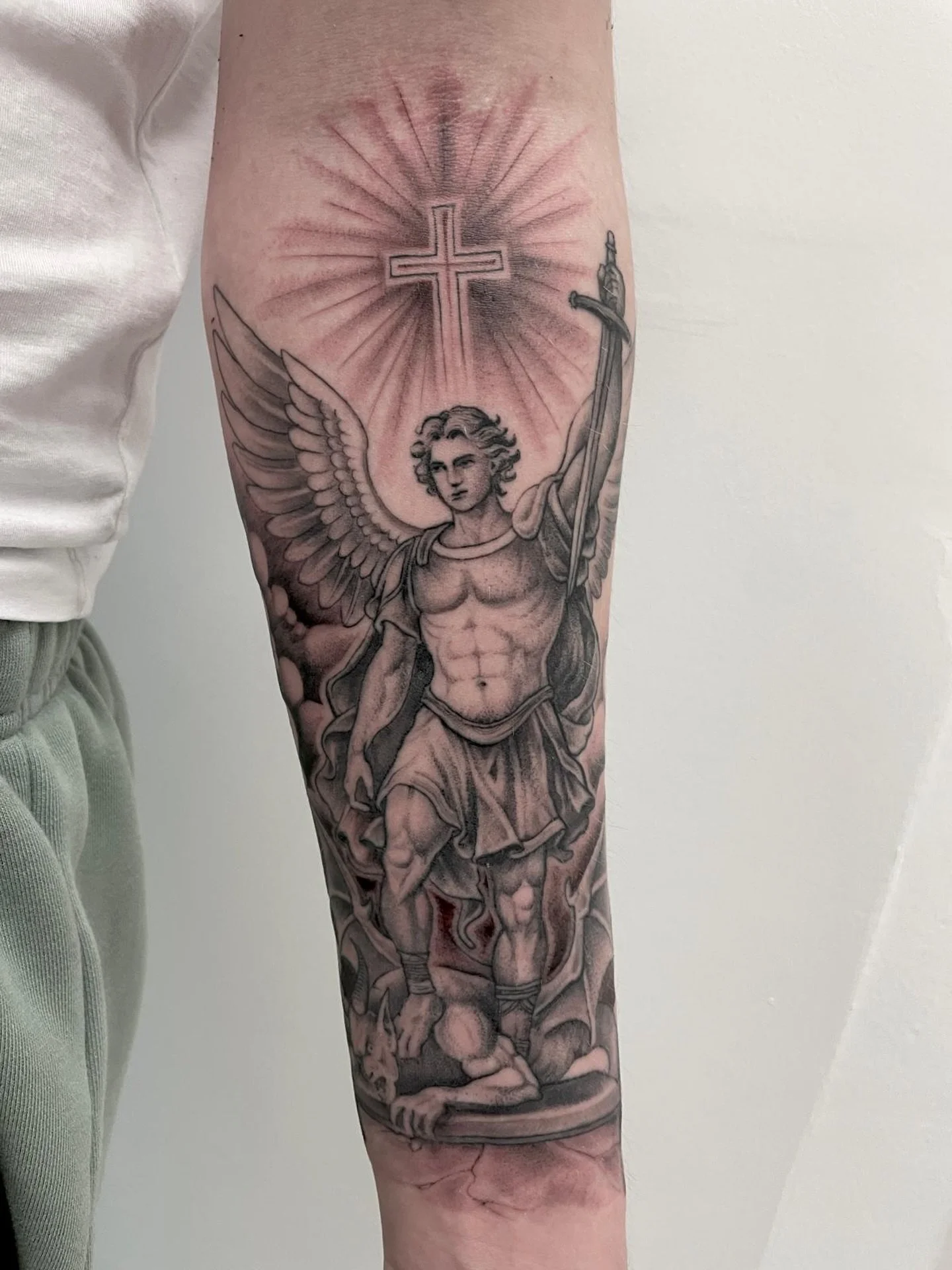 By Mathias

#velten #hennigsdorf #oranienburg #angeltattoo #dotwork