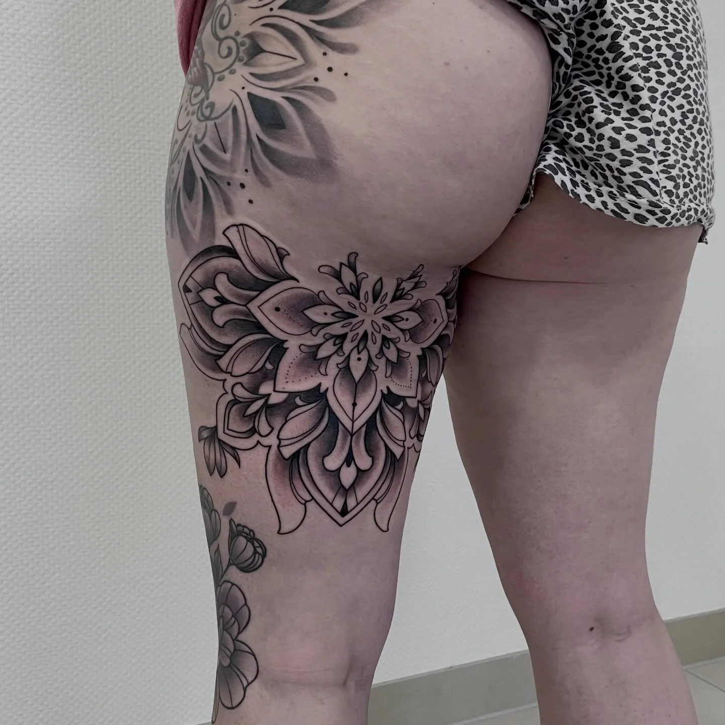 By Ann 
Eine Sitzung

#mandala #mandalatattoo #velten #hennigsdorf #oranienburg