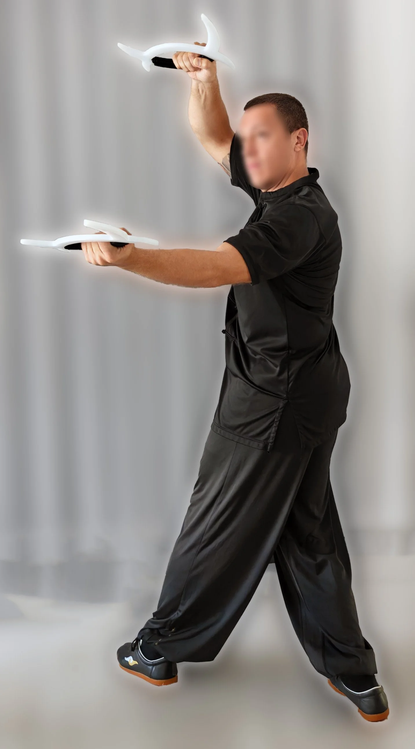 Nylon Yue Shi Zi Pose.jpg