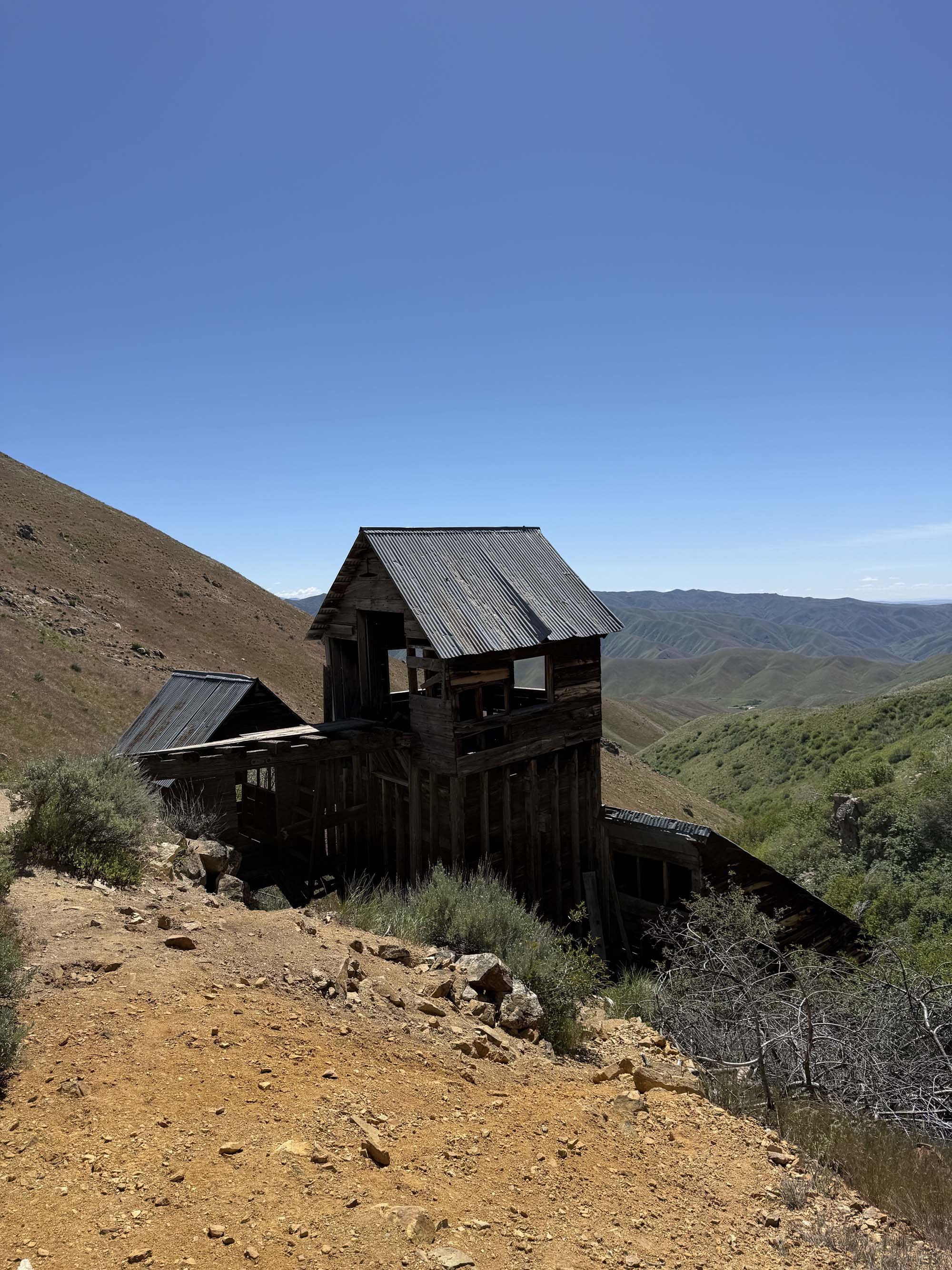 Adelmann Mine Hiking Trail Boise Treasure Valley Idaho - Hiking to the old goldmine 0.jpg