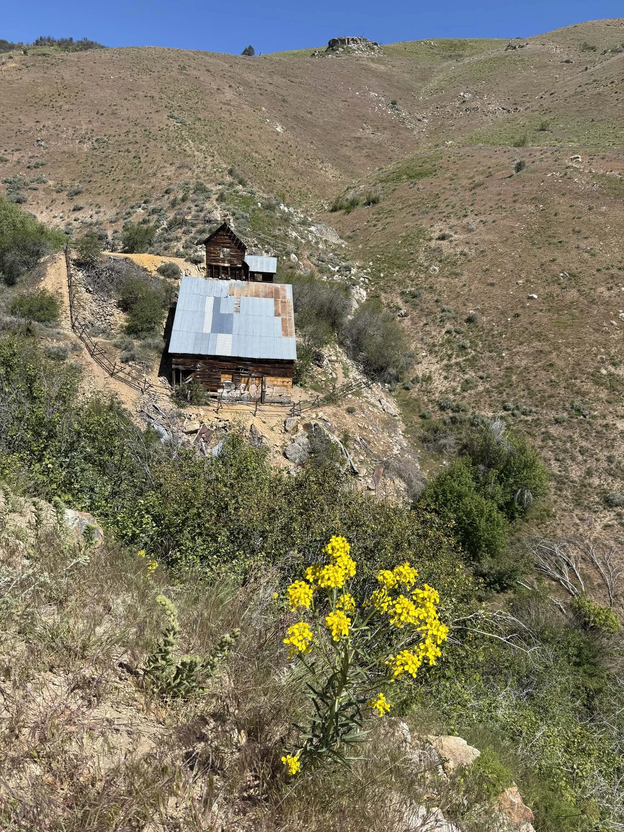 Adelmann Mine Hiking Trail Boise Treasure Valley Idaho - Hiking to the old goldmine 1.jpg