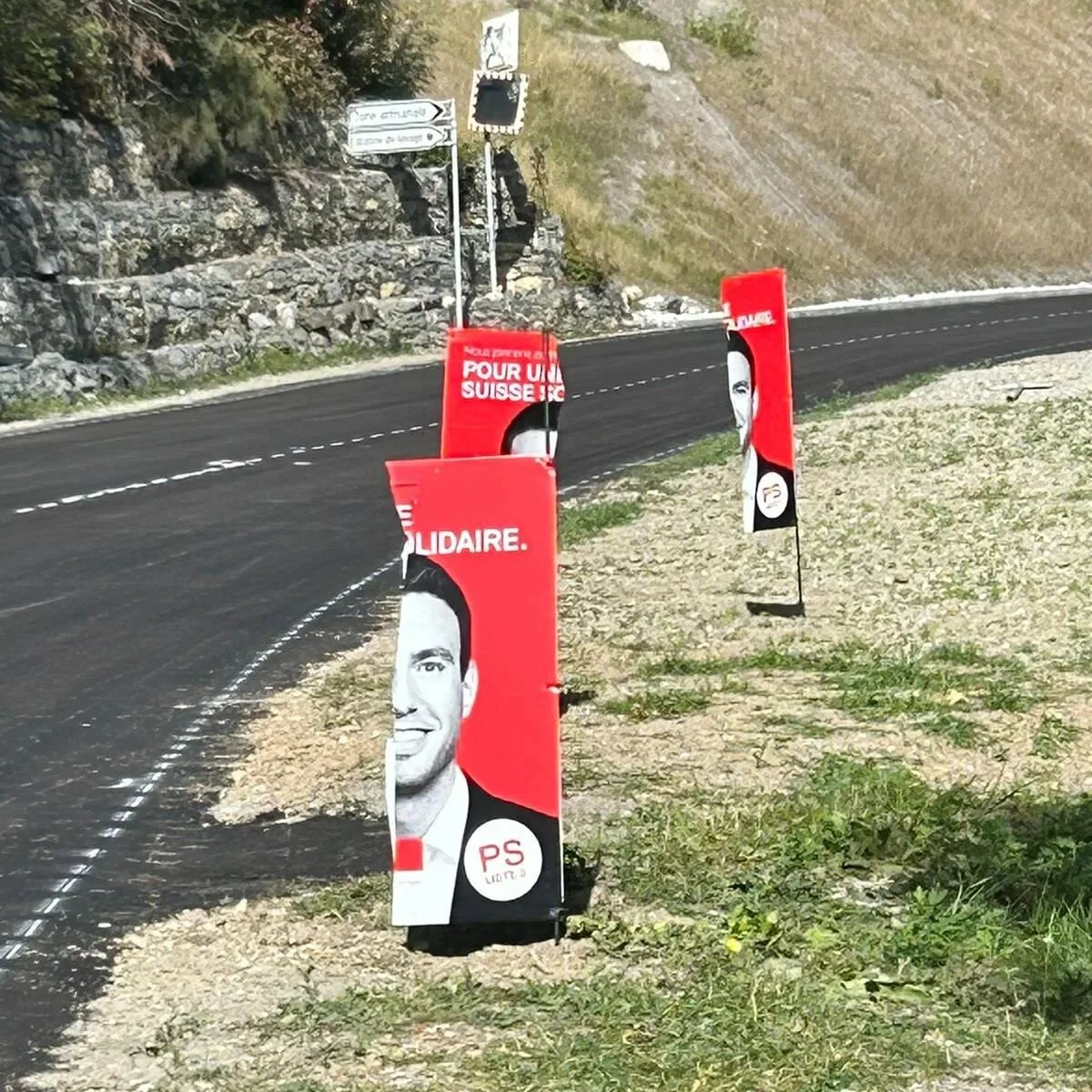 Dans la rubrique "mes d&eacute;tracteurs ont du talent" je vous pr&eacute;sente ce magnifique triptyque.

&Agrave; profiter un max ces prochains jours, l'expo se termine le 22 octobre.

Merci @ancaytarcis pour la photo