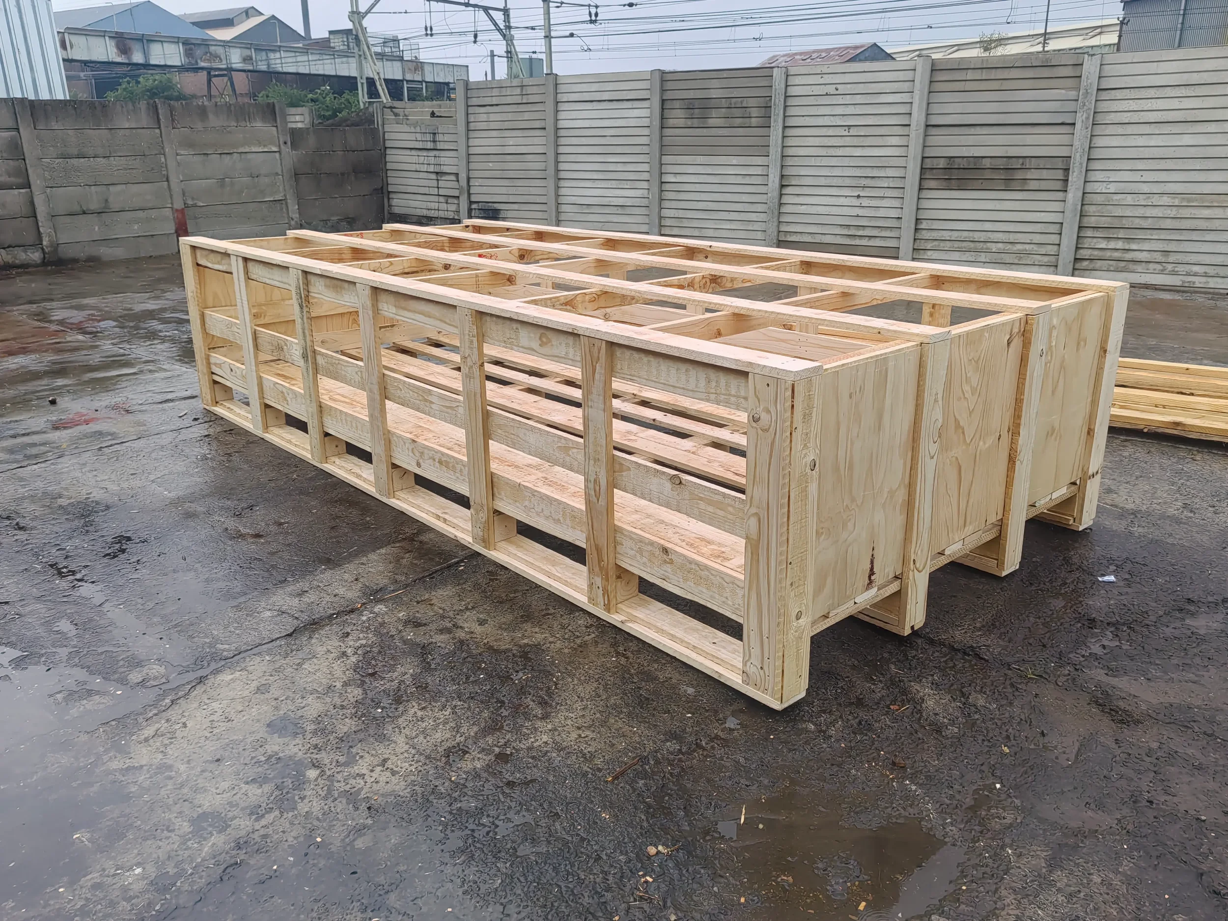 custom-wooden-crate (2).webp