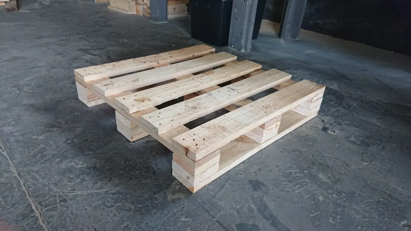 4-way-entry-wooden-pallet.webp