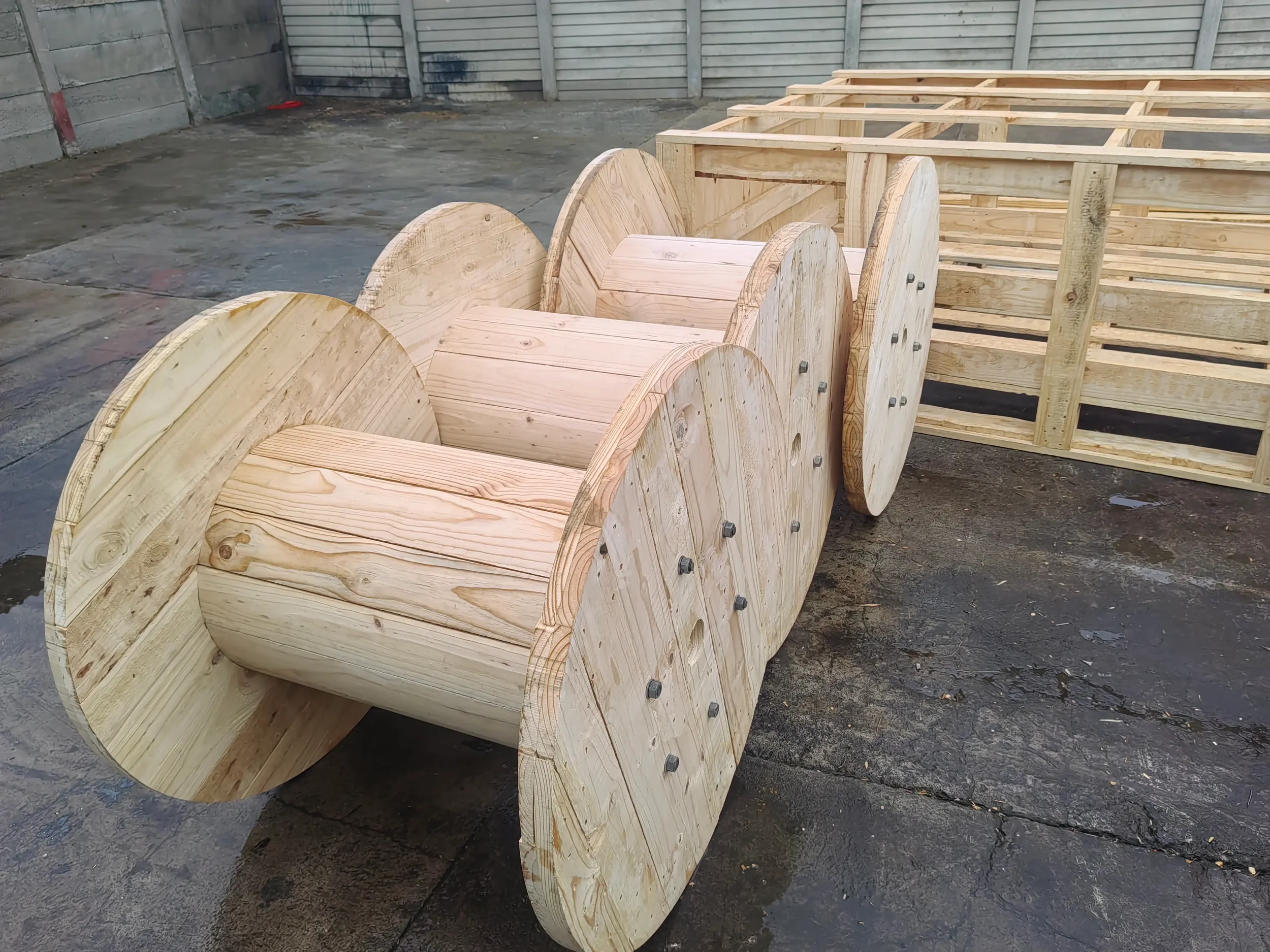 wooden-cable-drums