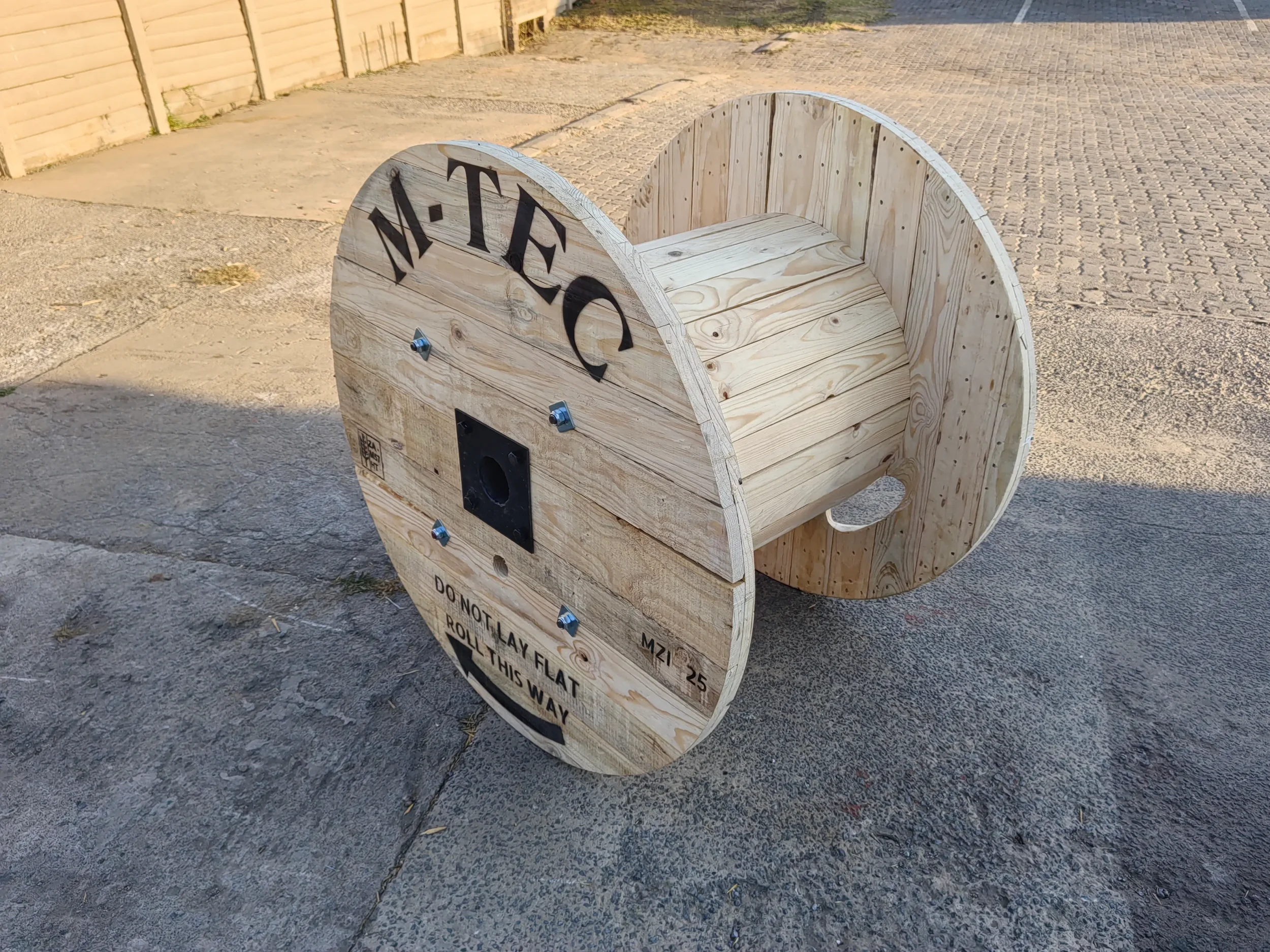 branded-heavy-duty-wooden-cable-drum