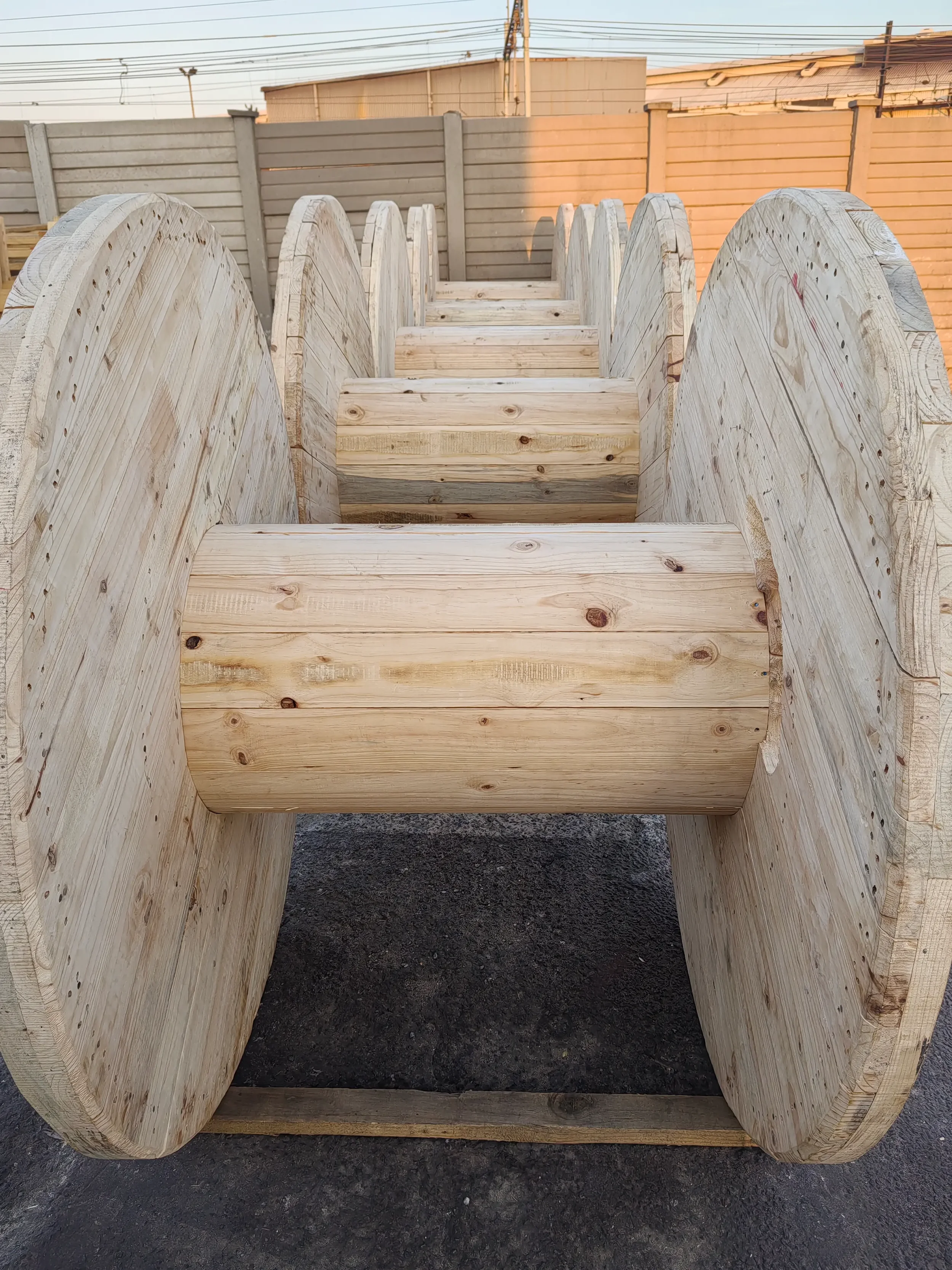 wooden-cable-drum