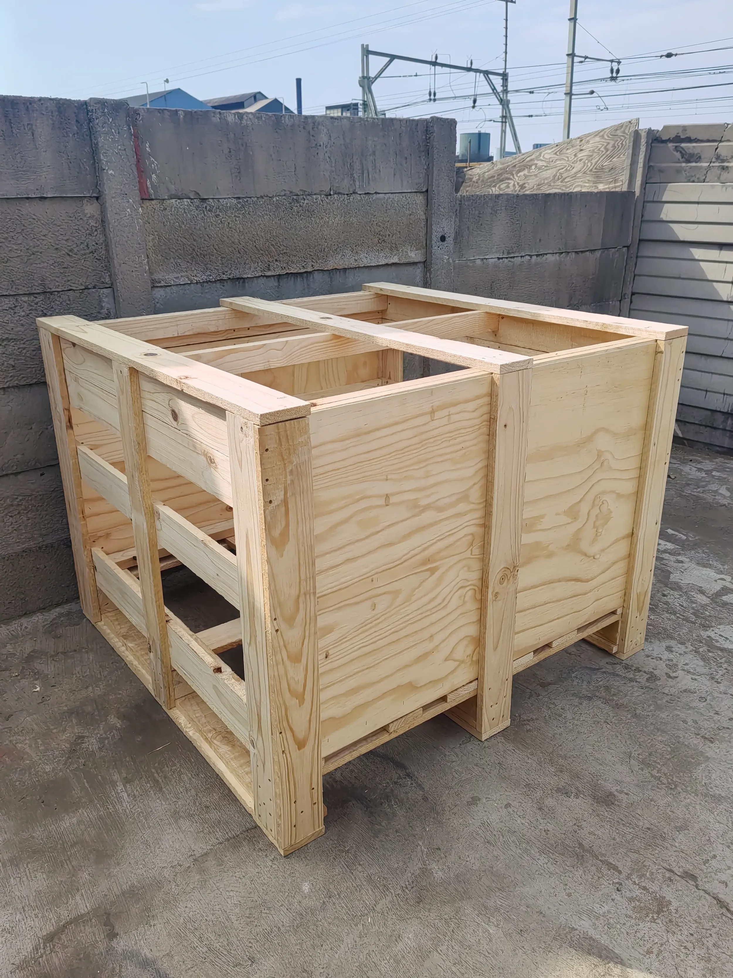 wooden-crate.webp