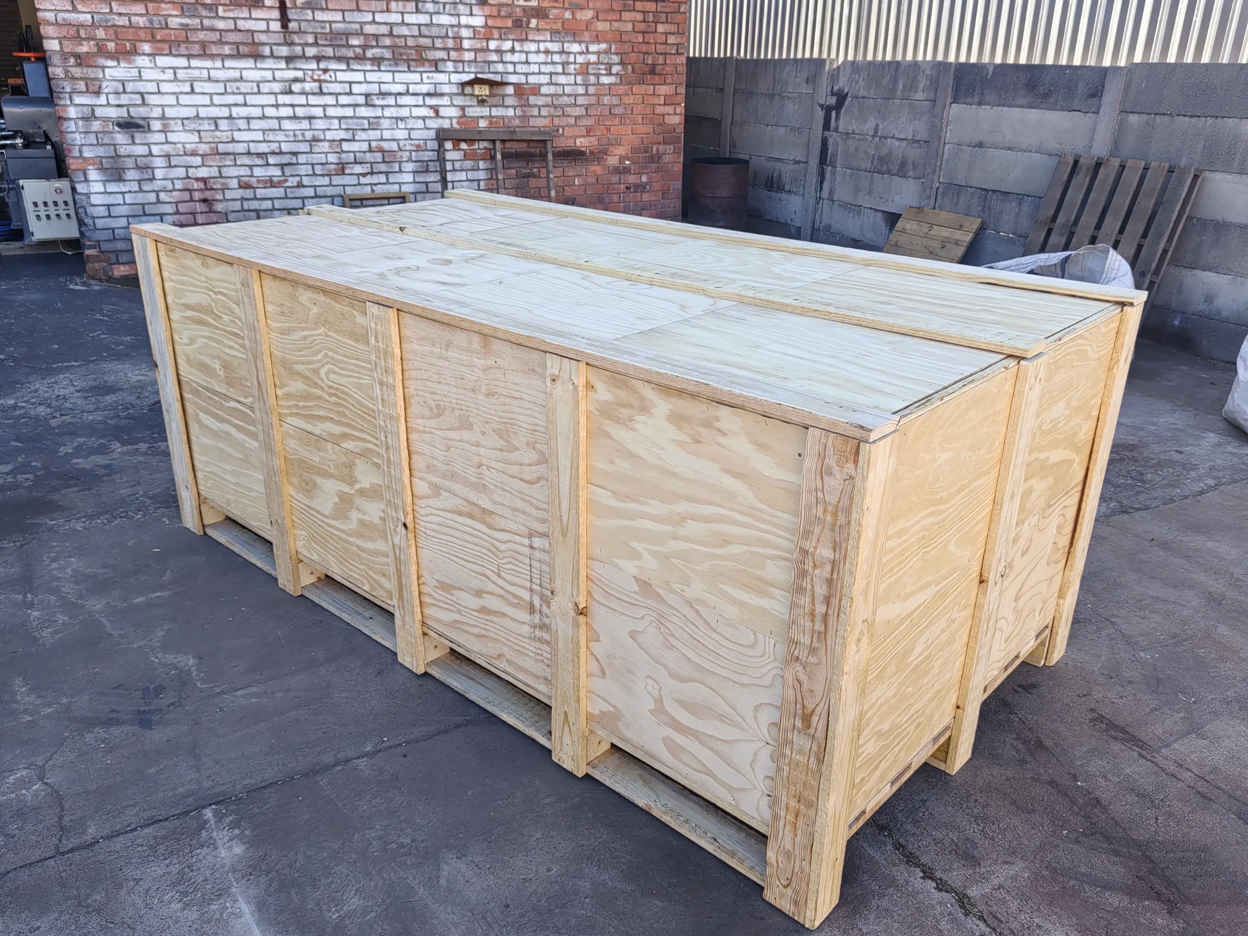 plywood-crate.webp