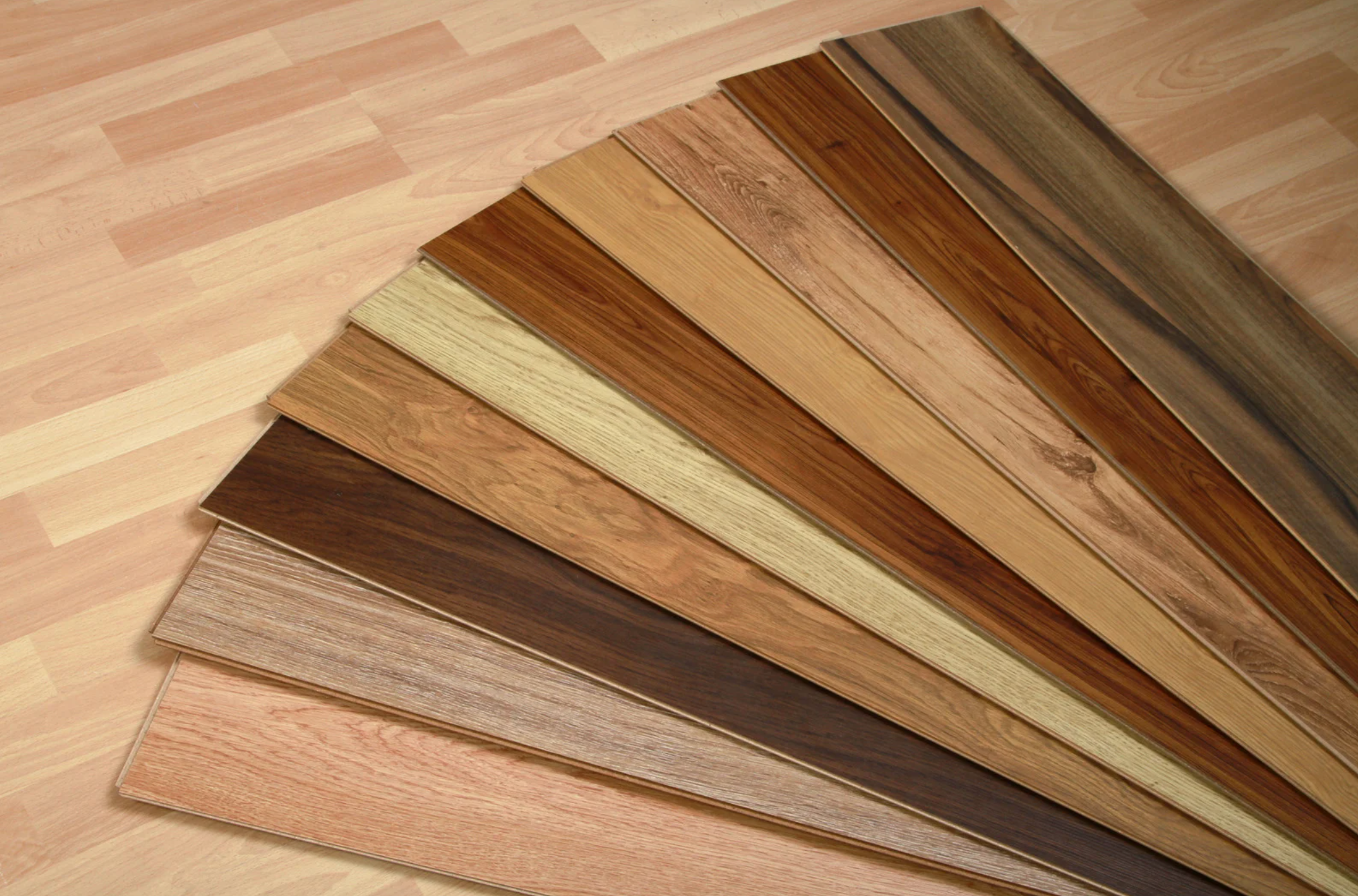 Quels types de planchers sont recommandés pour les maisons de Val-des-Monts ?