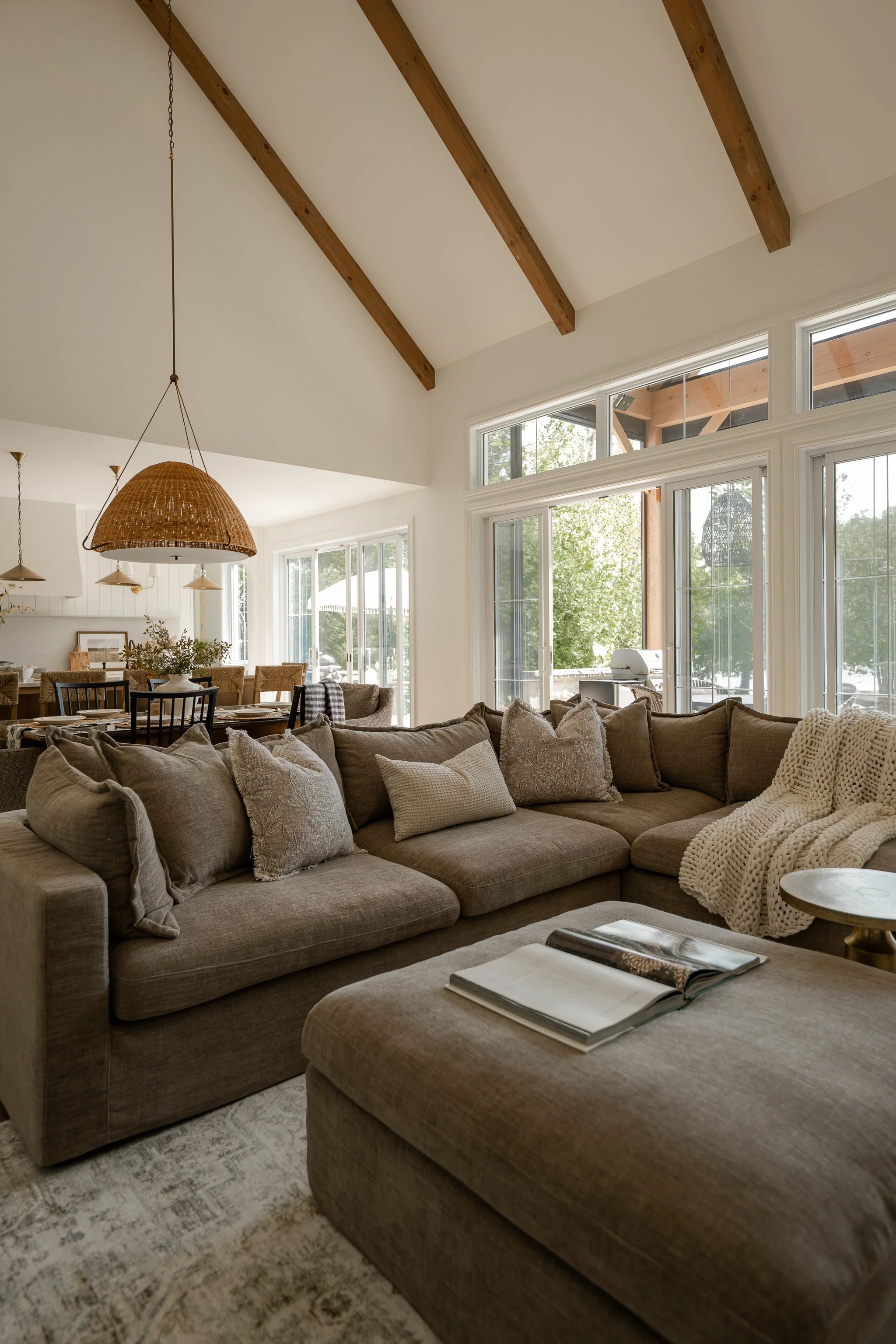 M ton intérieur-poutre-salon-aireouvertre-design.JPG