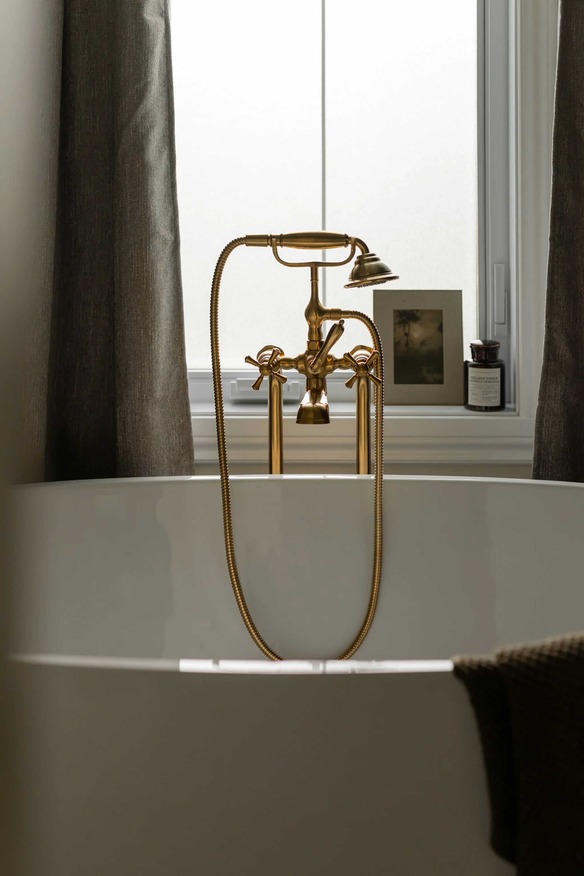 M ton intérieur-bain-salledebain-lacdespiles.JPG
