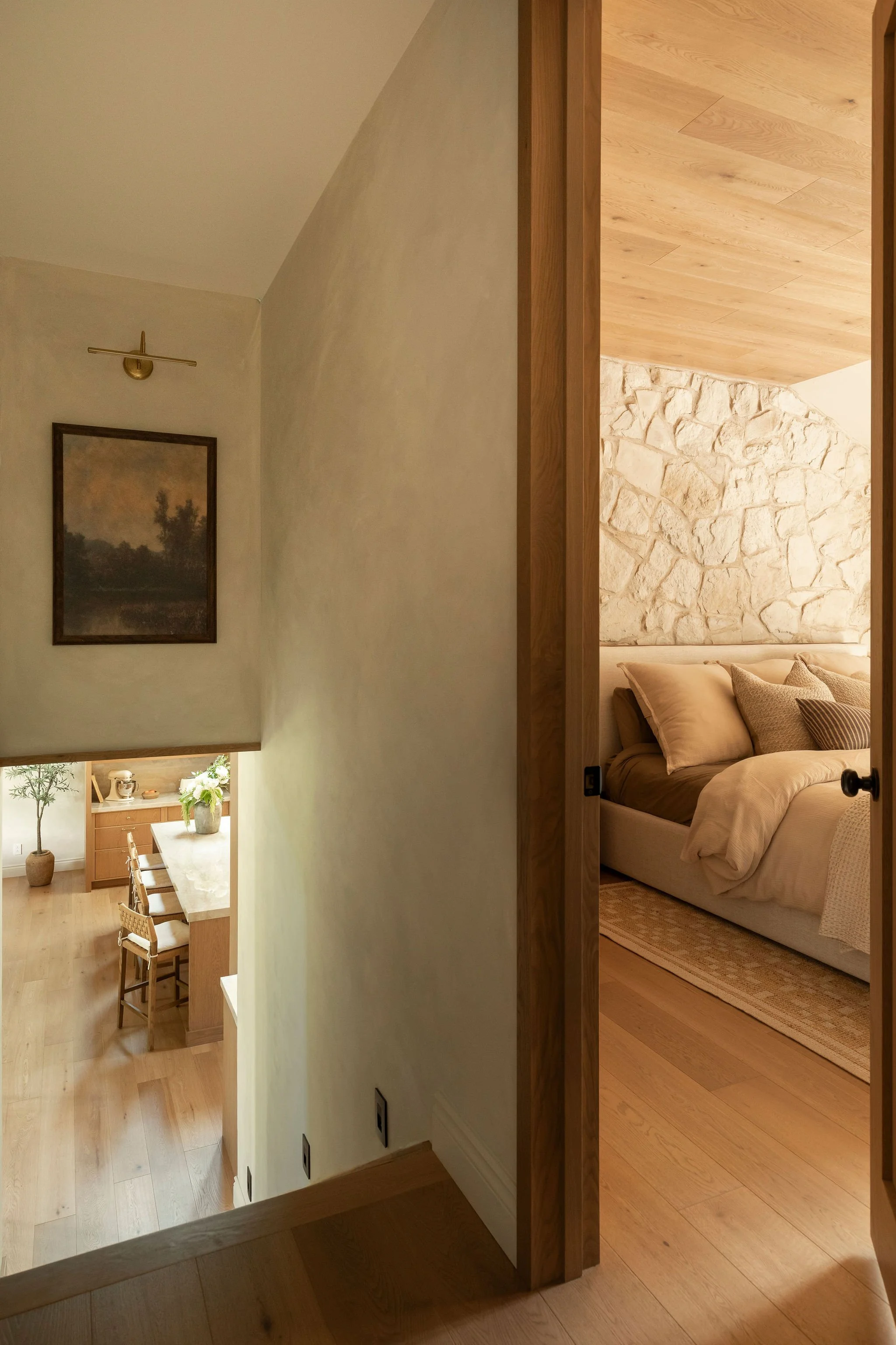 M ton intérieur-peinture à la chaux-bois-chambre principale.jpg