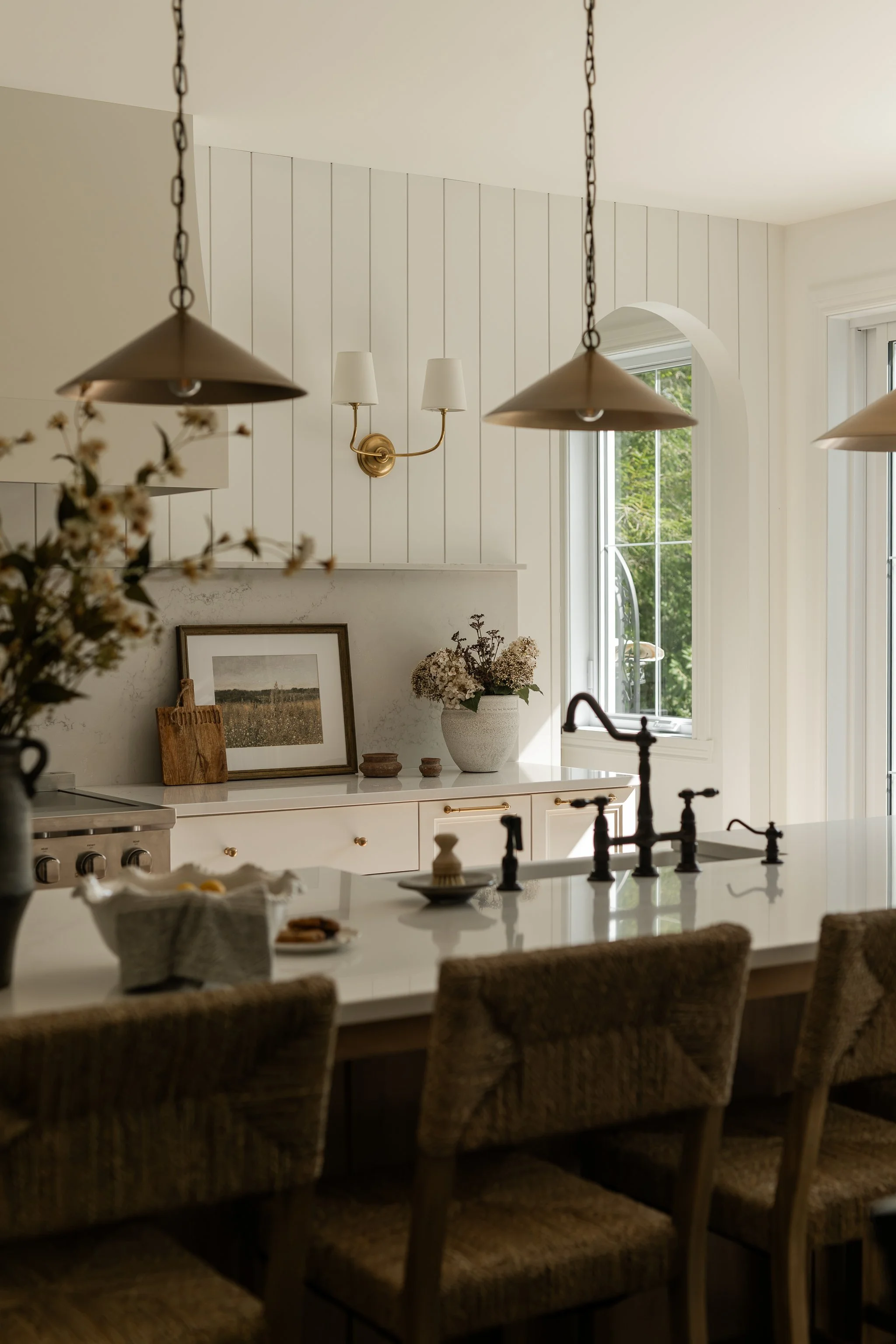 M ton intérieur-cuisine-hotte-luminaire-tabouret.JPG