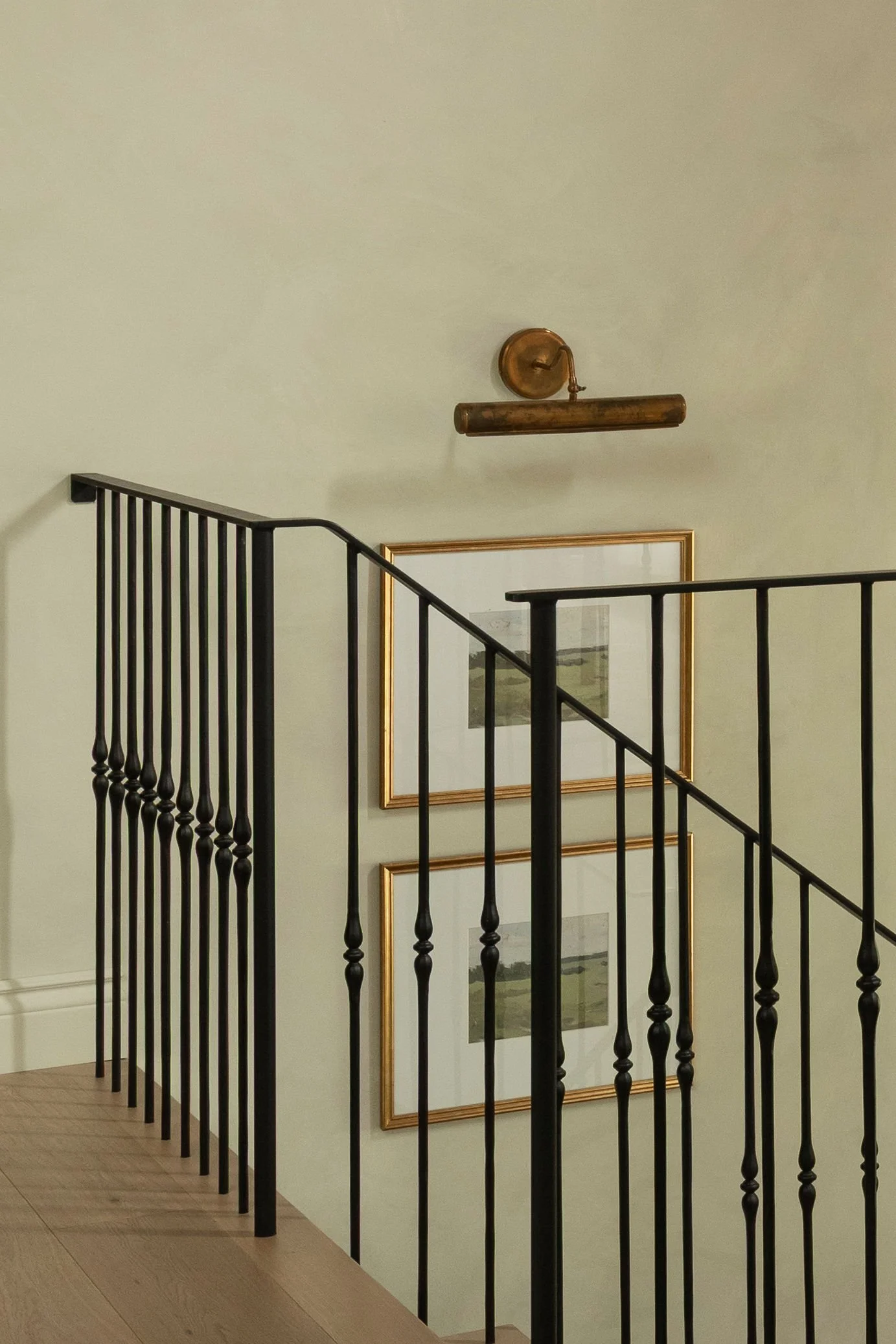 M ton intérieur-entrée-escalier-rampes.jpg