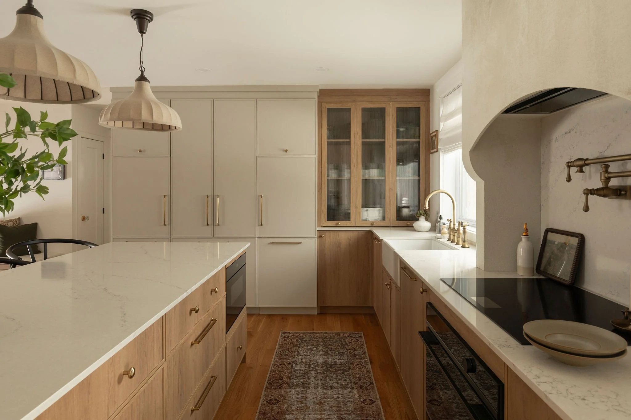 Cuisine-M ton intérieur-hotte-électroménagers-armoires-Rénovation.jpg