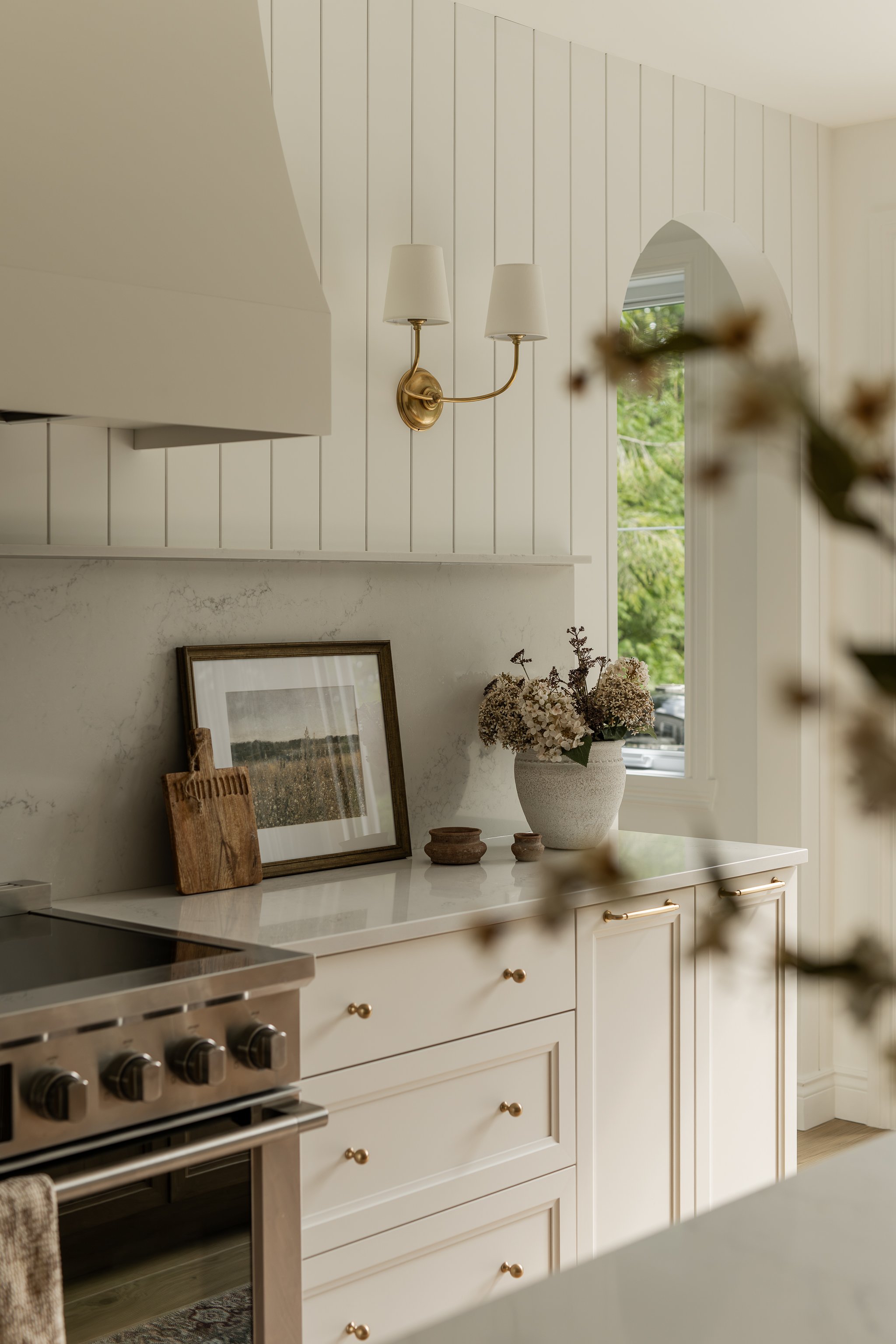 M ton intérieur-hotte-lambris-cuisine-design.JPG