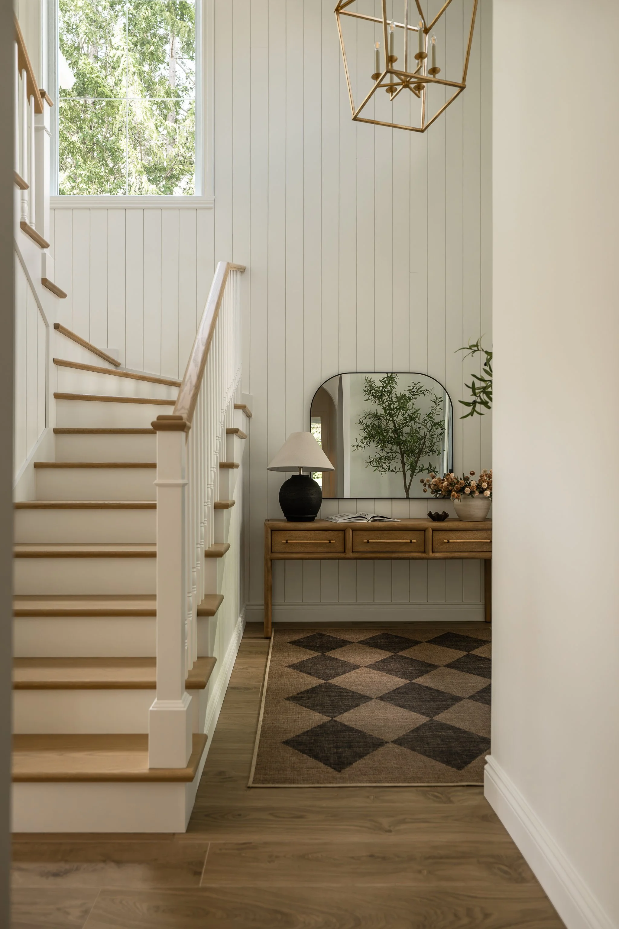 M ton intérieur-entrée-lacdespiles-escaliers.JPG